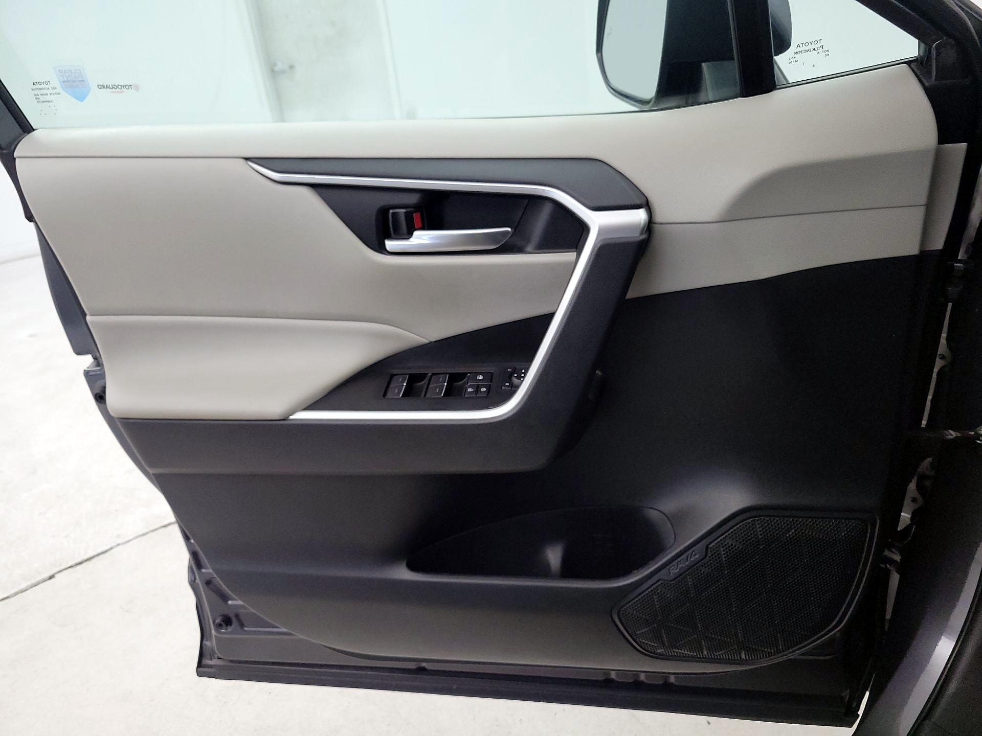 Thumbnail: 2024 Toyota RAV4 - 10