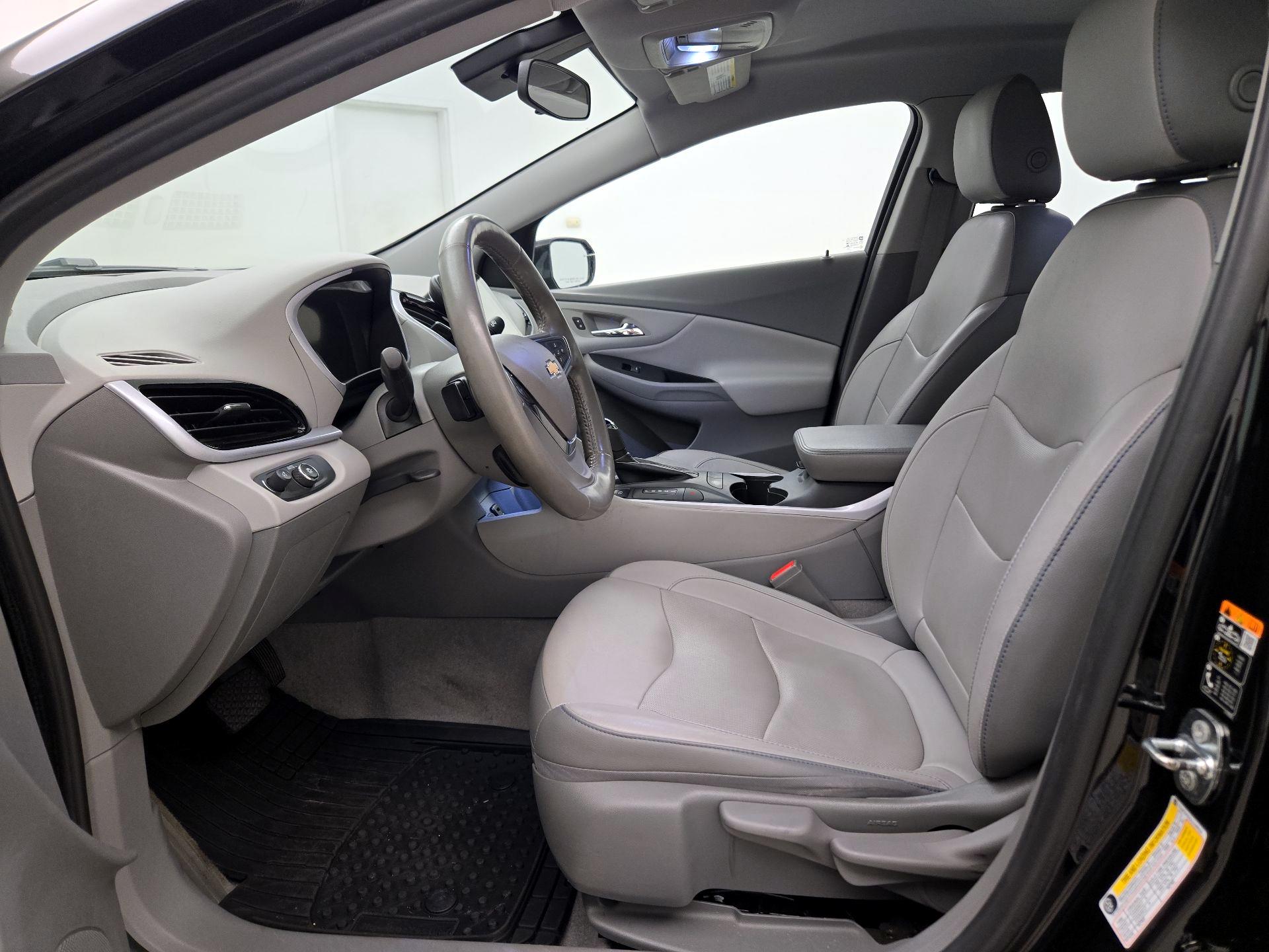 Thumbnail: 2018 Chevrolet Volt - 11