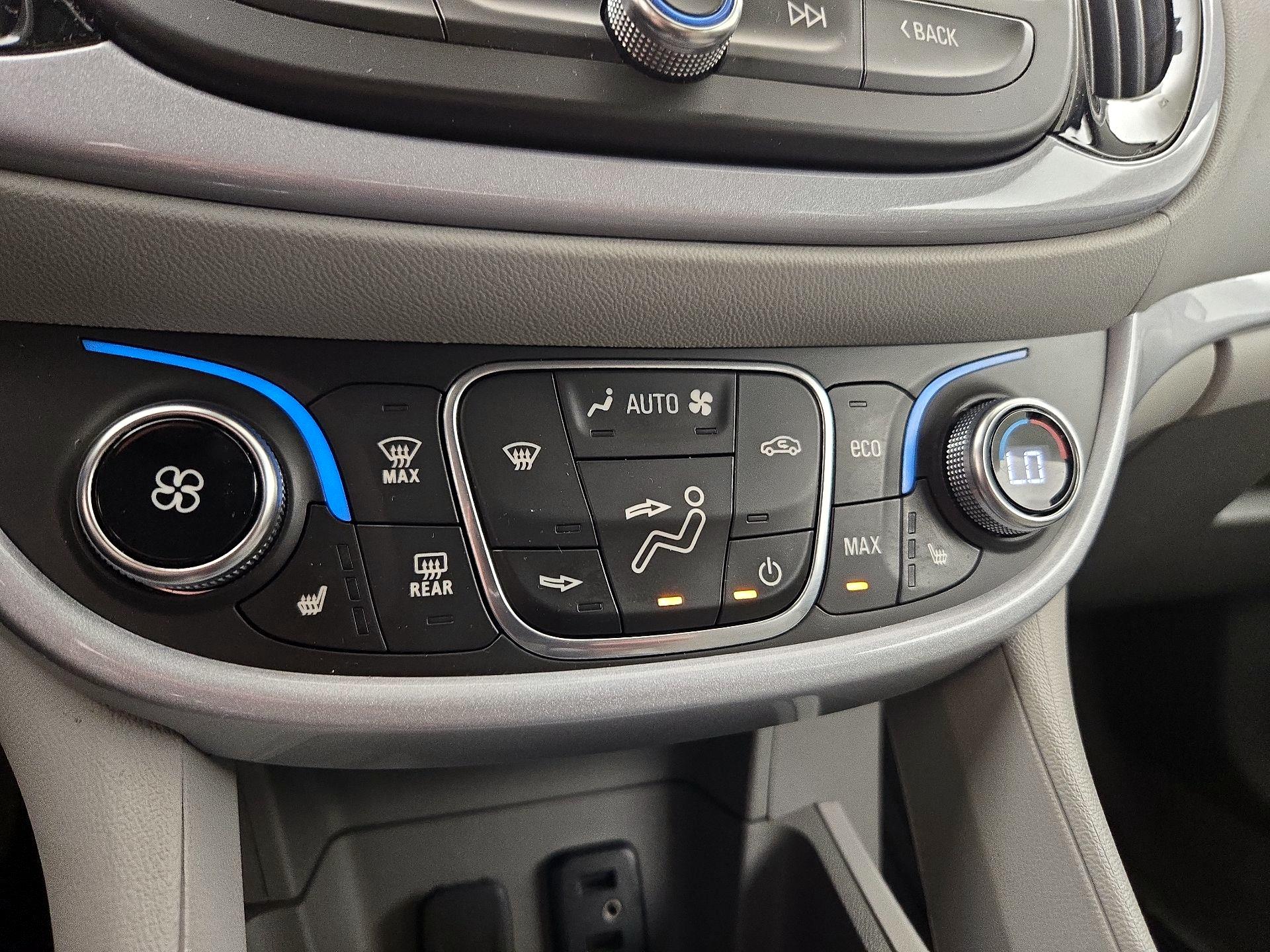 Thumbnail: 2018 Chevrolet Volt - 16
