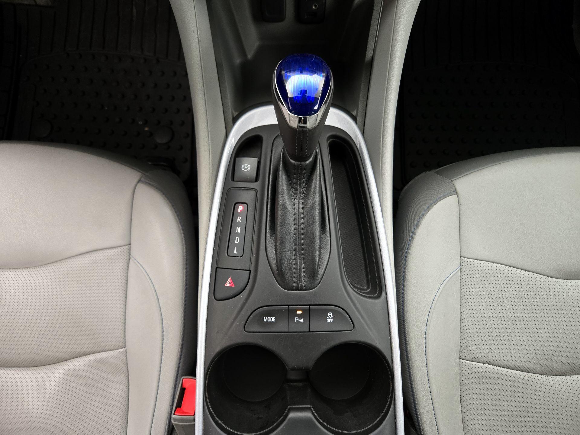 Thumbnail: 2018 Chevrolet Volt - 17