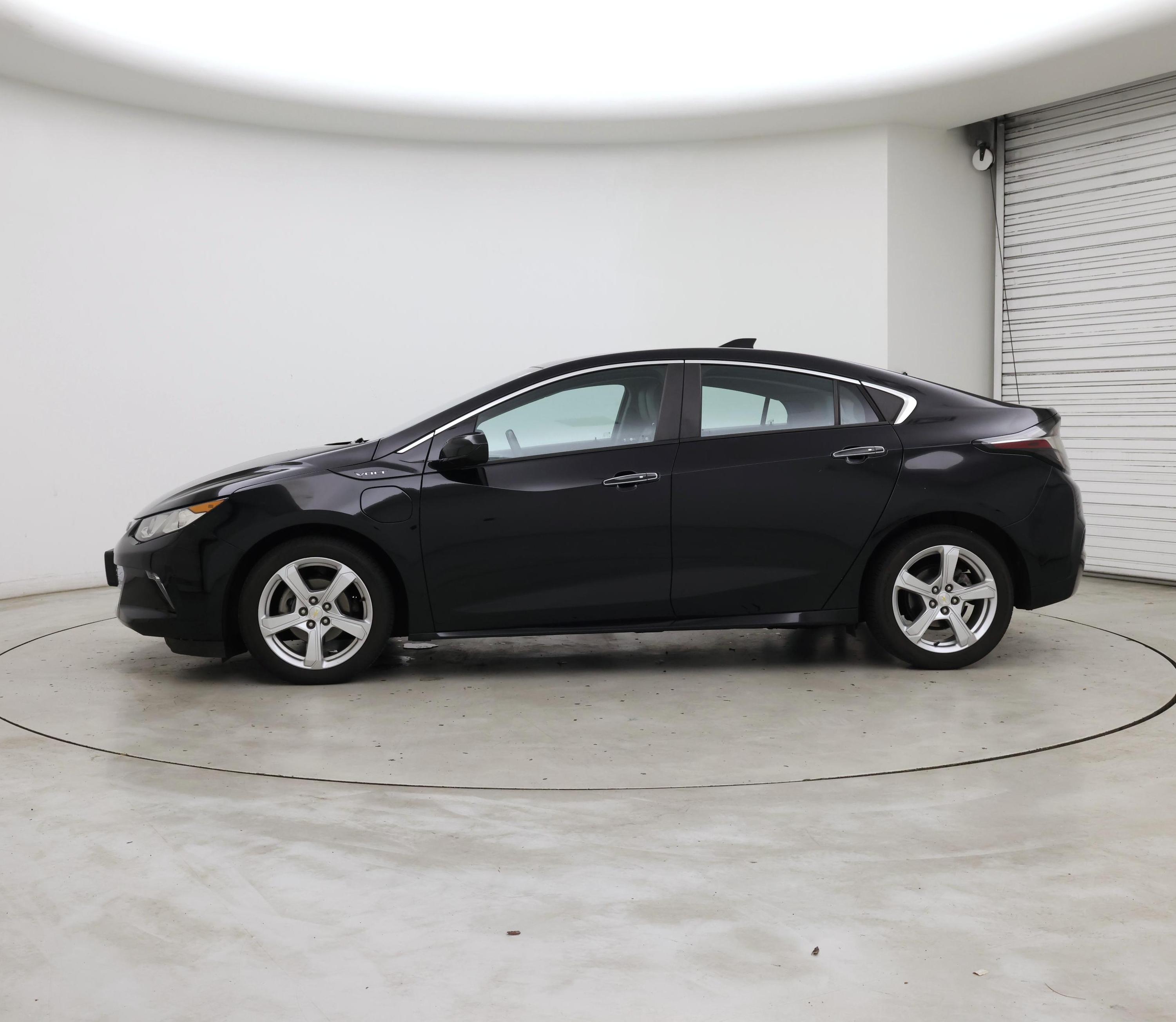 Thumbnail: 2018 Chevrolet Volt - 3