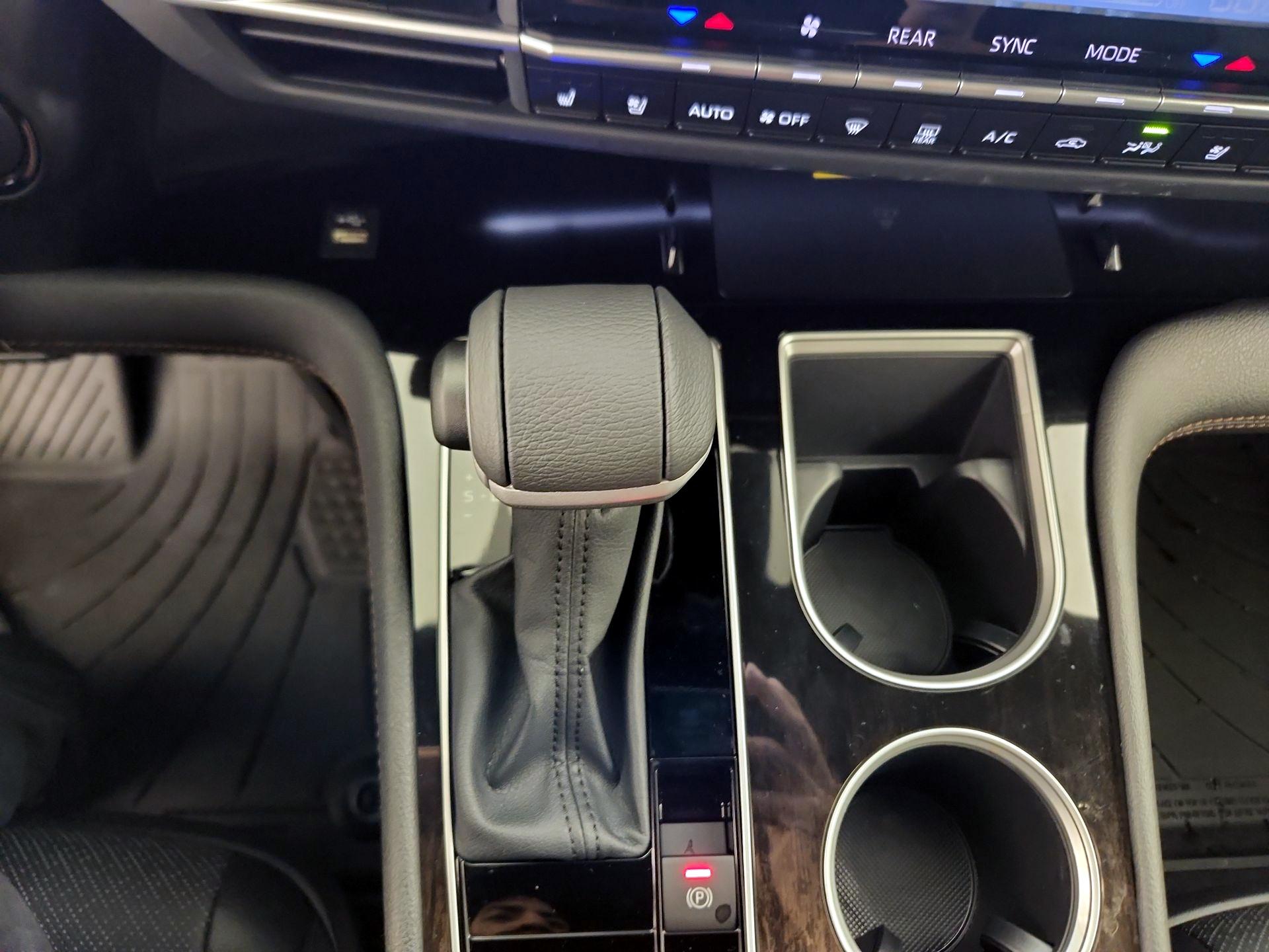 Thumbnail: 2026 Toyota Sienna - 18