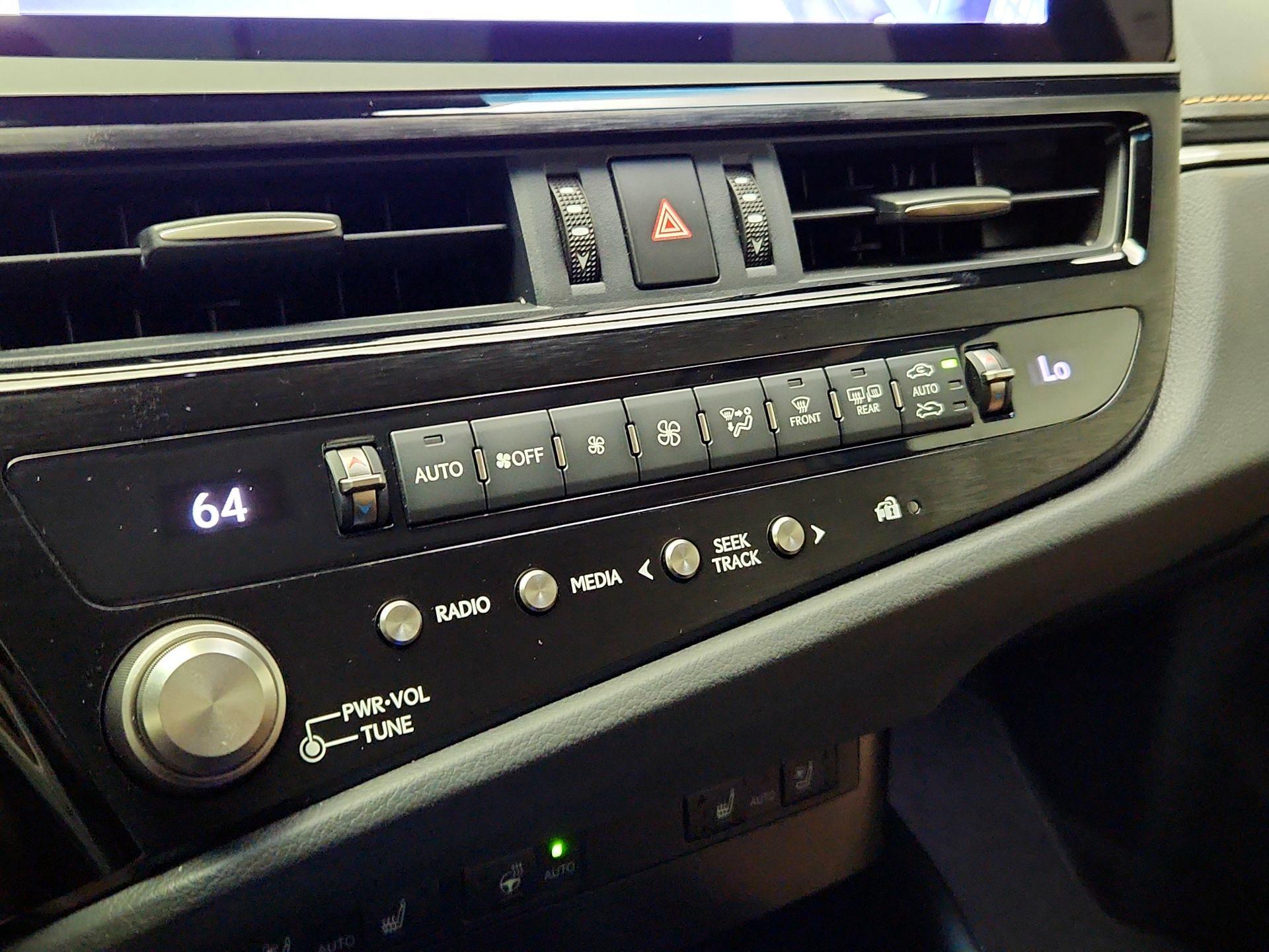 Thumbnail: 2024 Lexus ES - 14