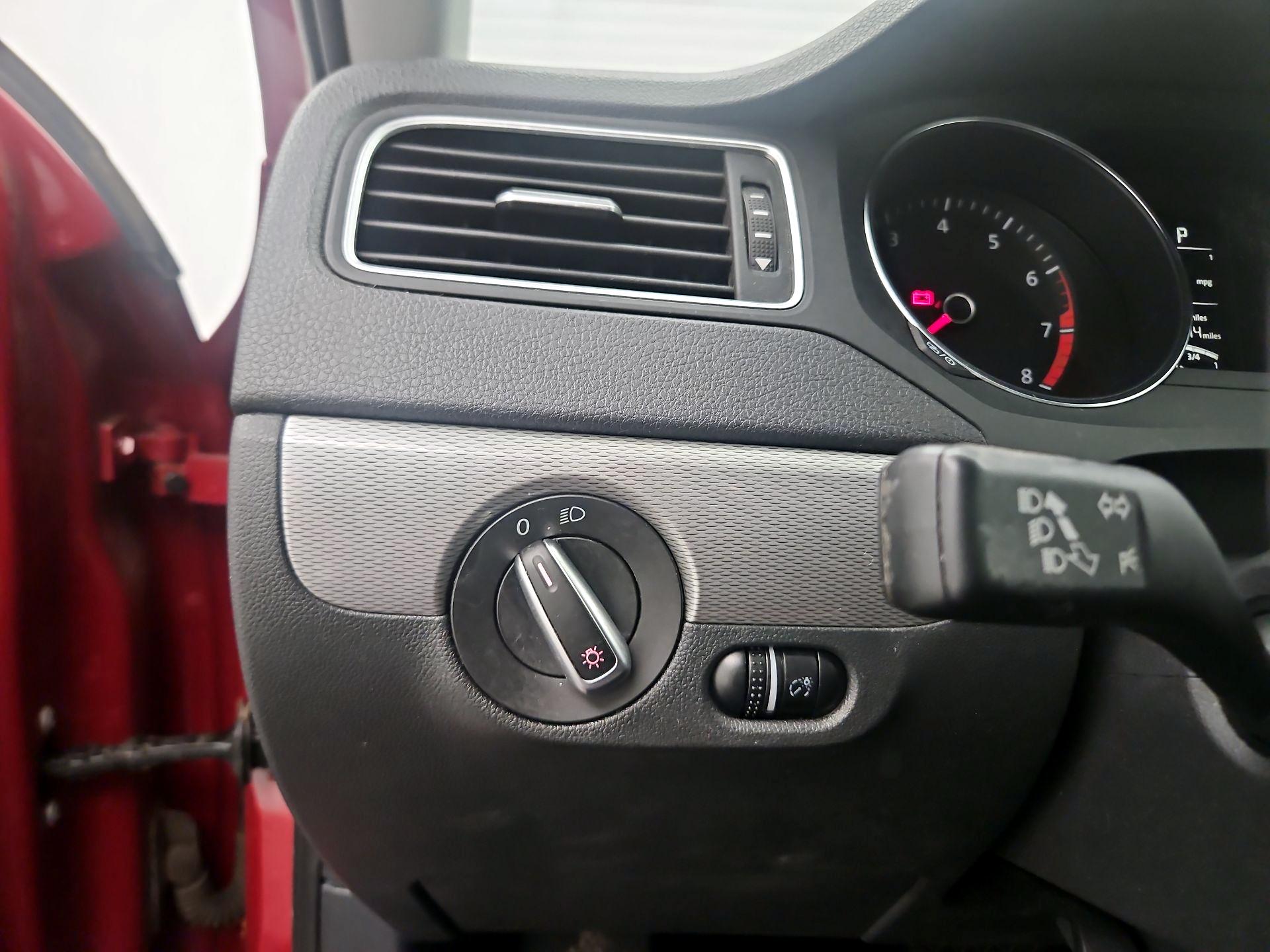 Thumbnail: 2017 Volkswagen Jetta - 11