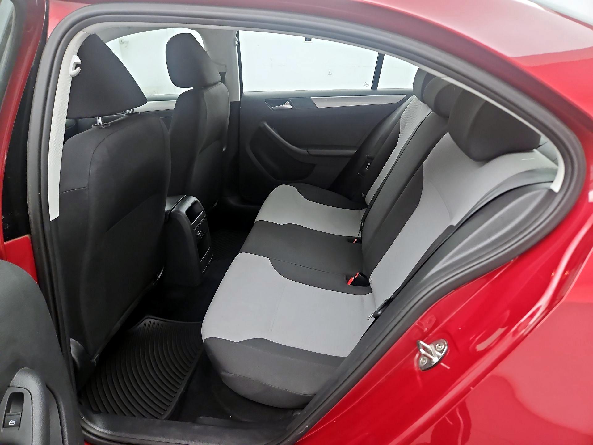 Thumbnail: 2017 Volkswagen Jetta - 17