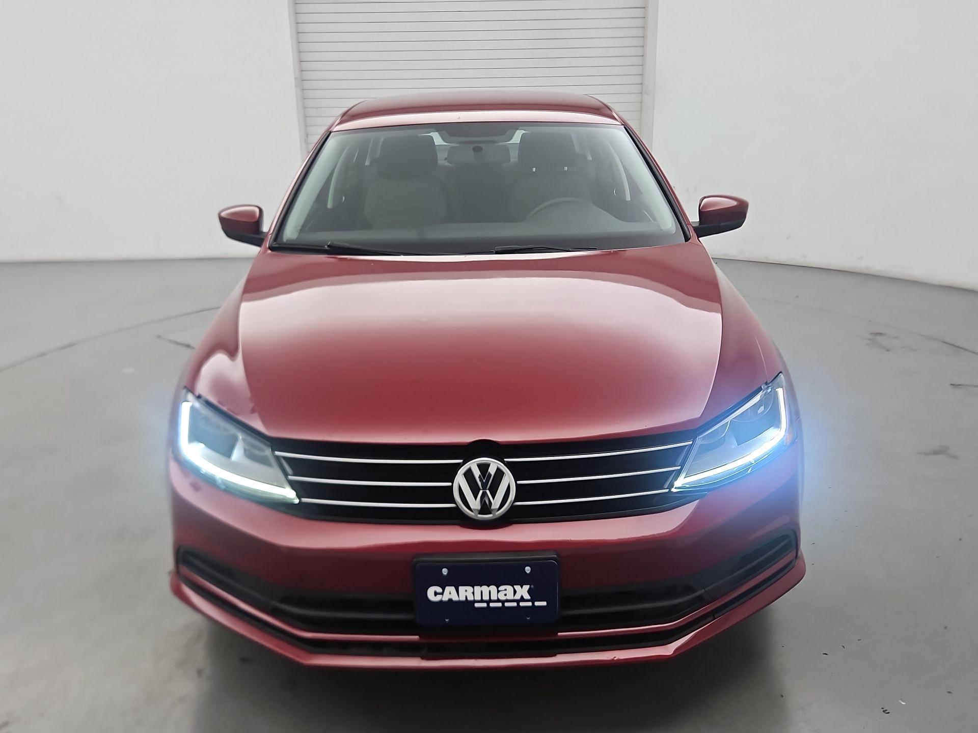 Thumbnail: 2017 Volkswagen Jetta - 2