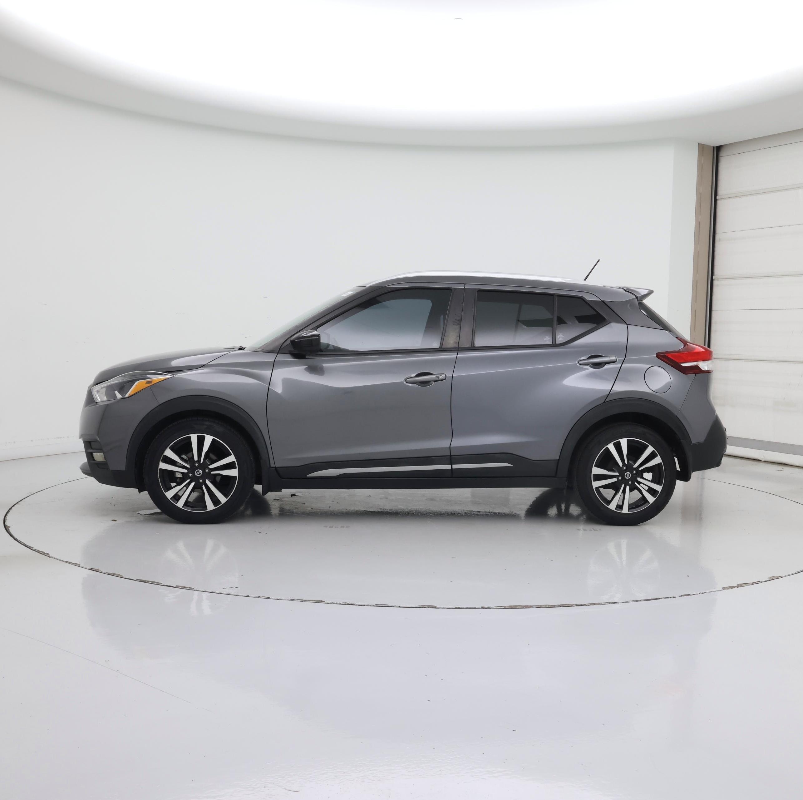 Thumbnail: 2020 Nissan Kicks - 3