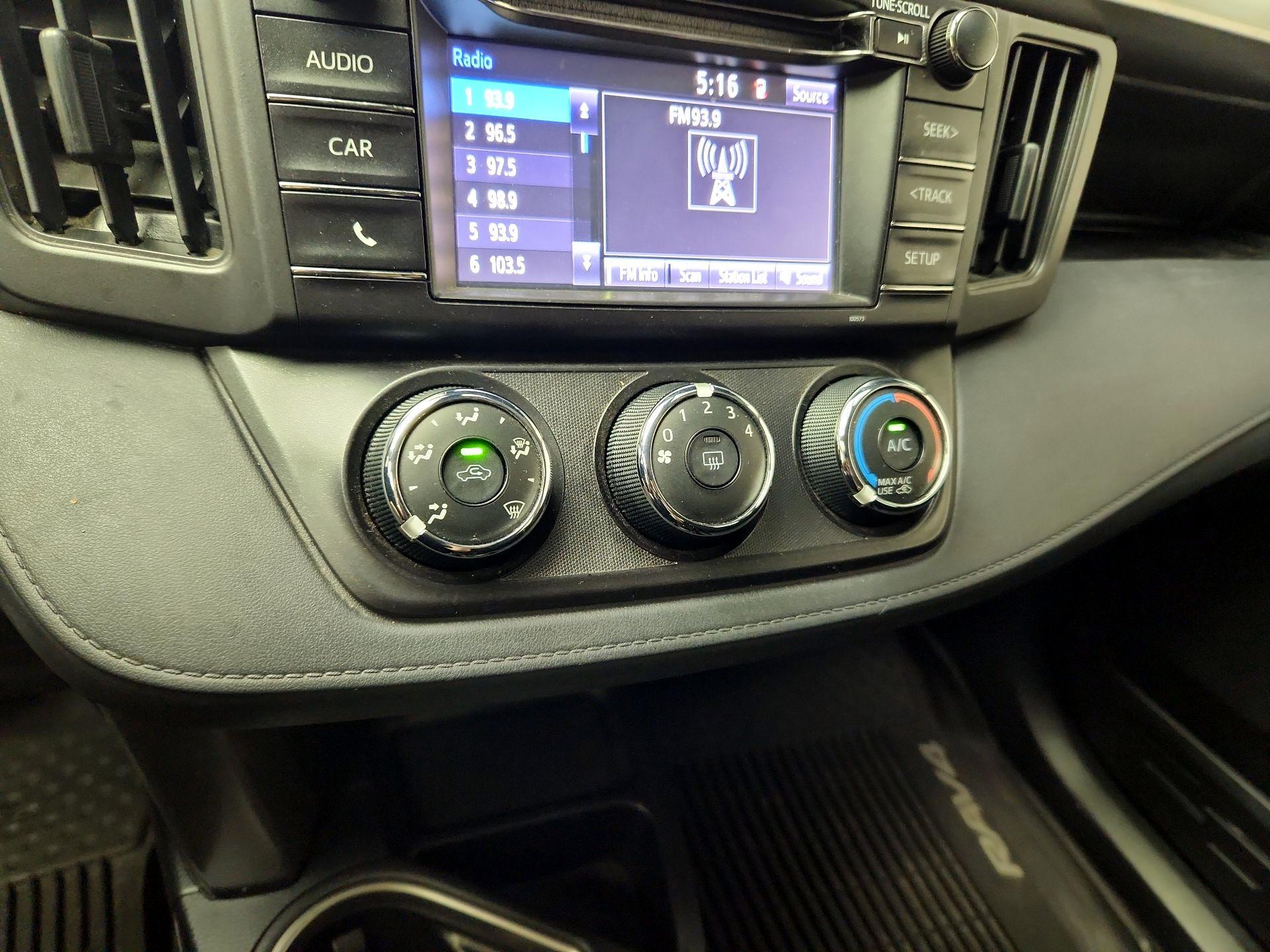 Thumbnail: 2017 Toyota RAV4 - 14