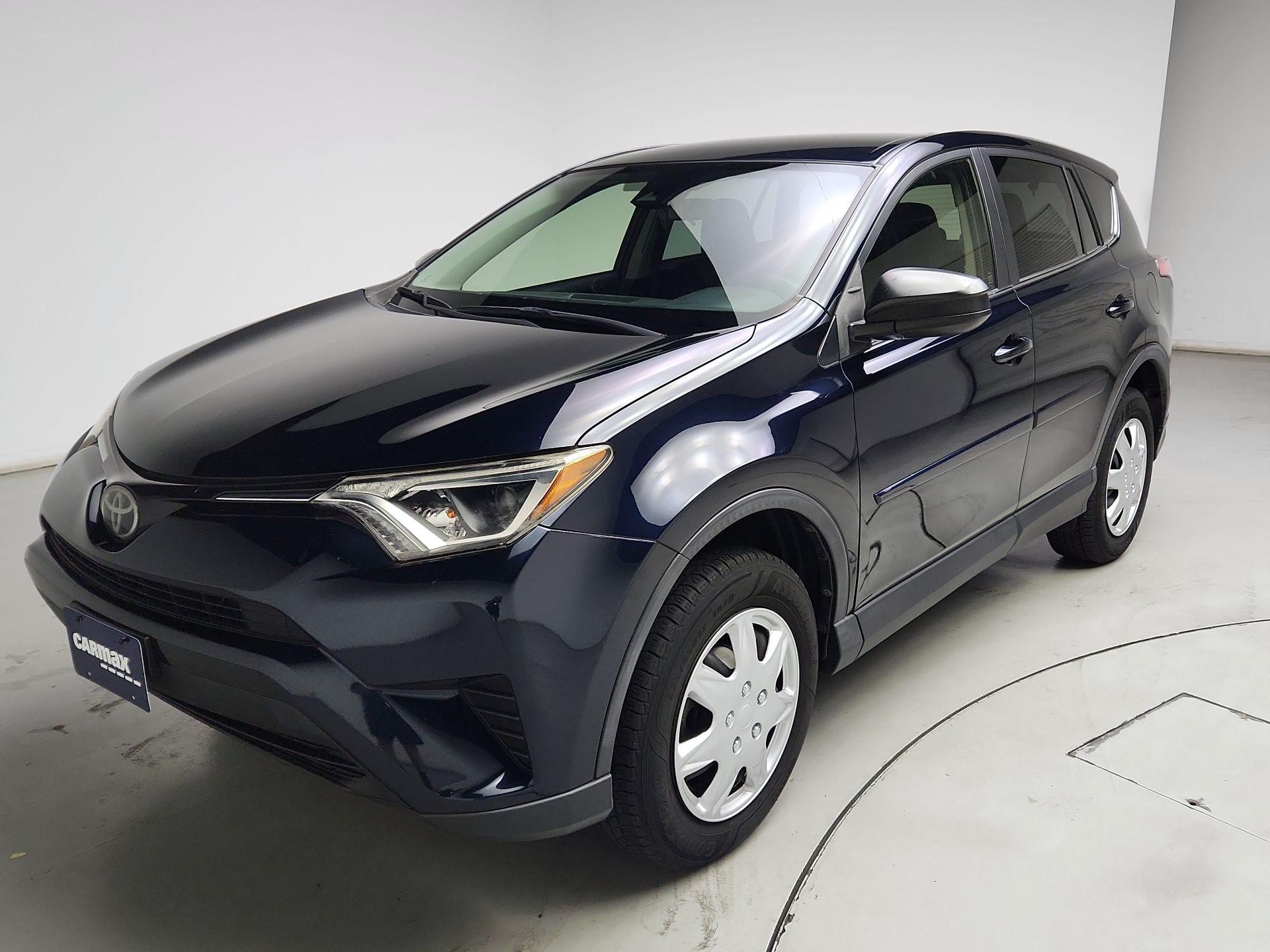 Thumbnail: 2017 Toyota RAV4 - 3