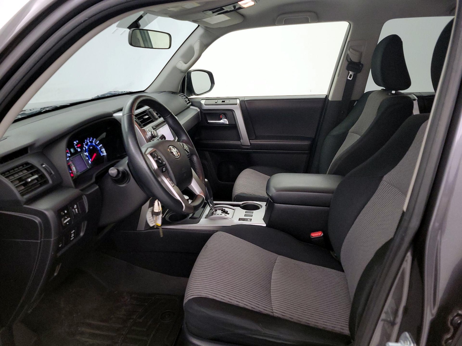 2018 Toyota 4Runner SR5 - Photo 12