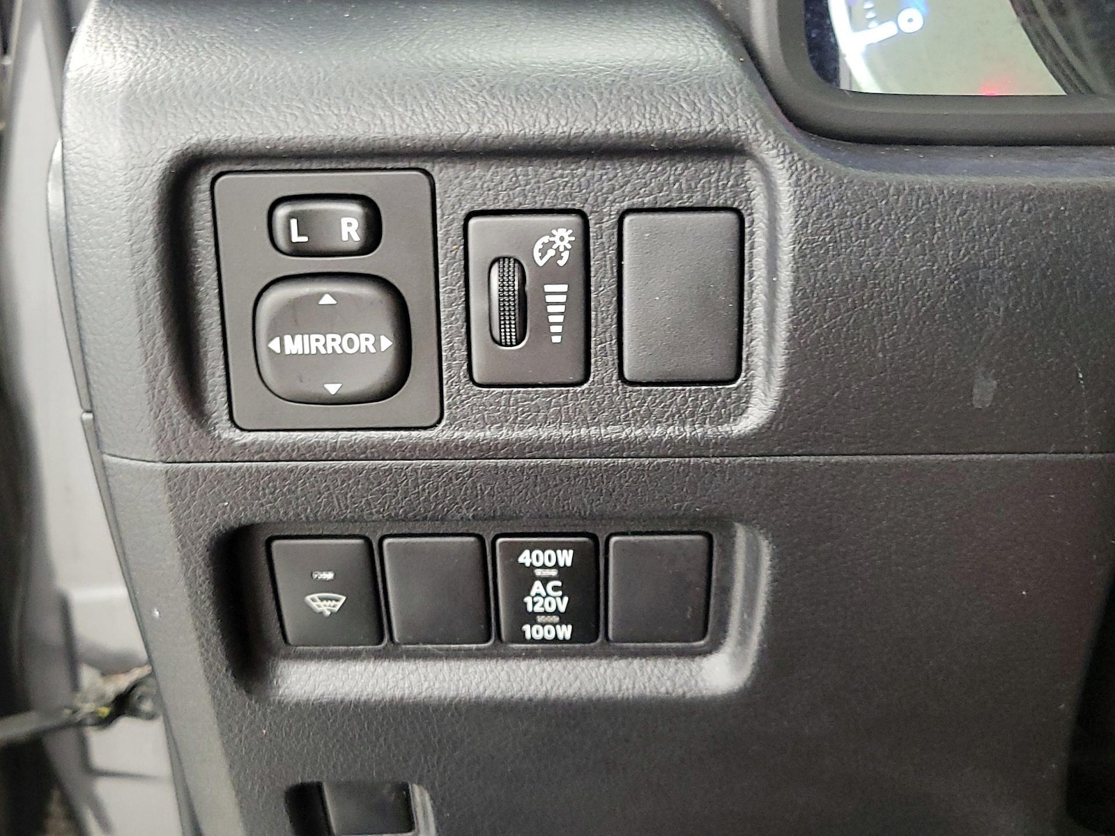 2018 Toyota 4Runner SR5 - Photo 14
