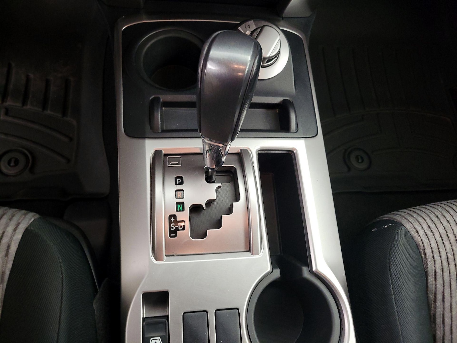 2018 Toyota 4Runner SR5 - Photo 19