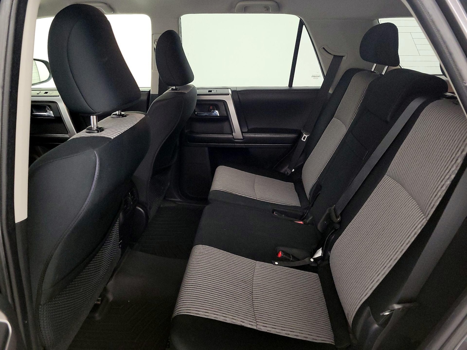 2018 Toyota 4Runner SR5 - Photo 21