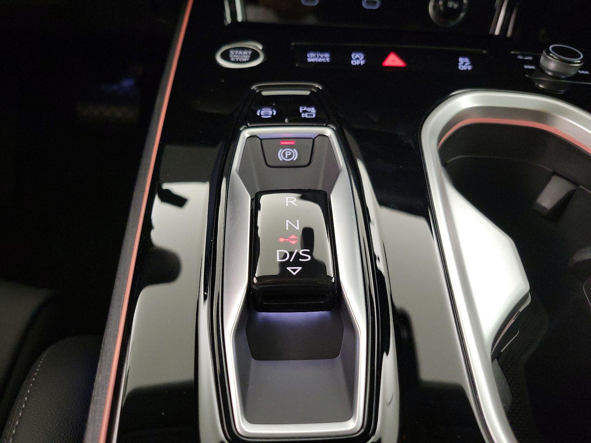 Thumbnail: 2026 Audi A6 - 16