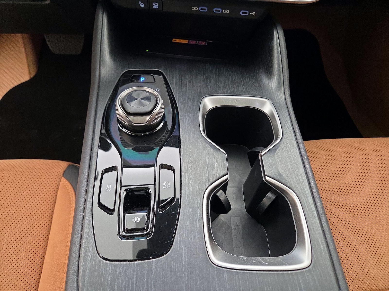 2024 Lexus RZ Luxury - Photo 19