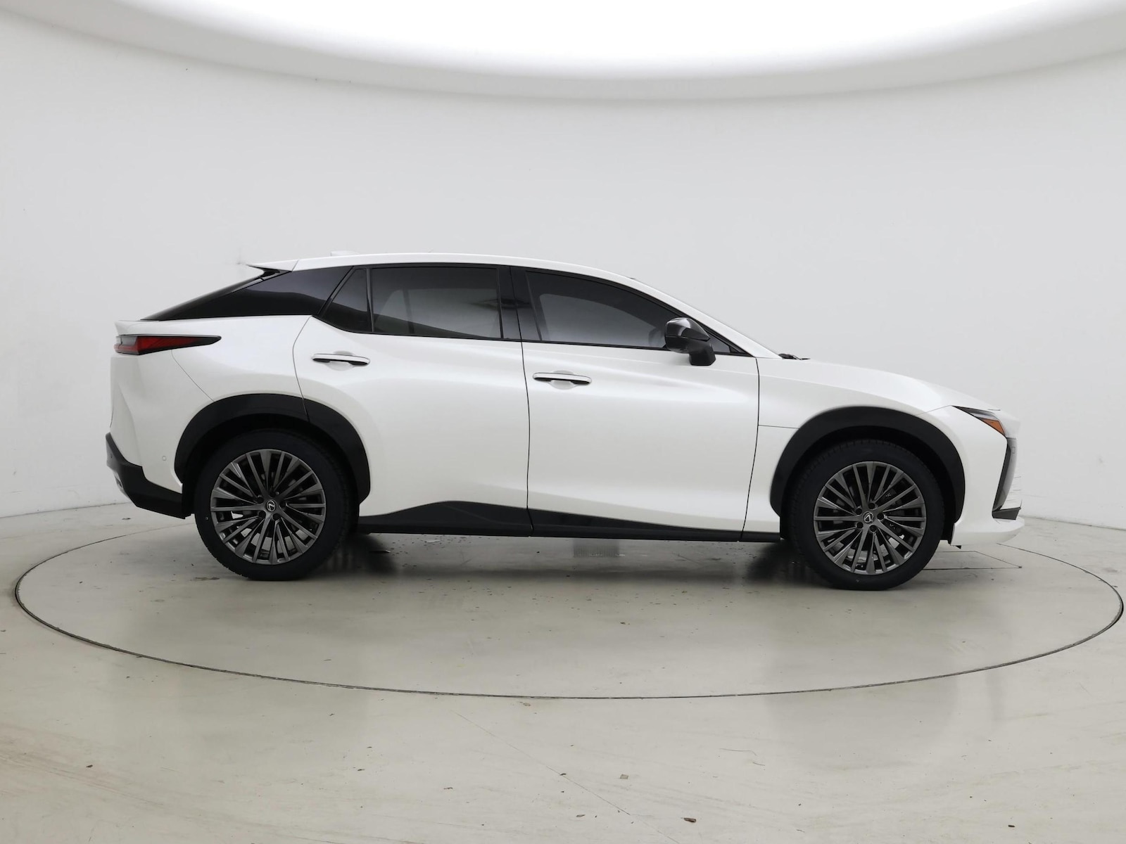 2024 Lexus RZ Luxury - Photo 8
