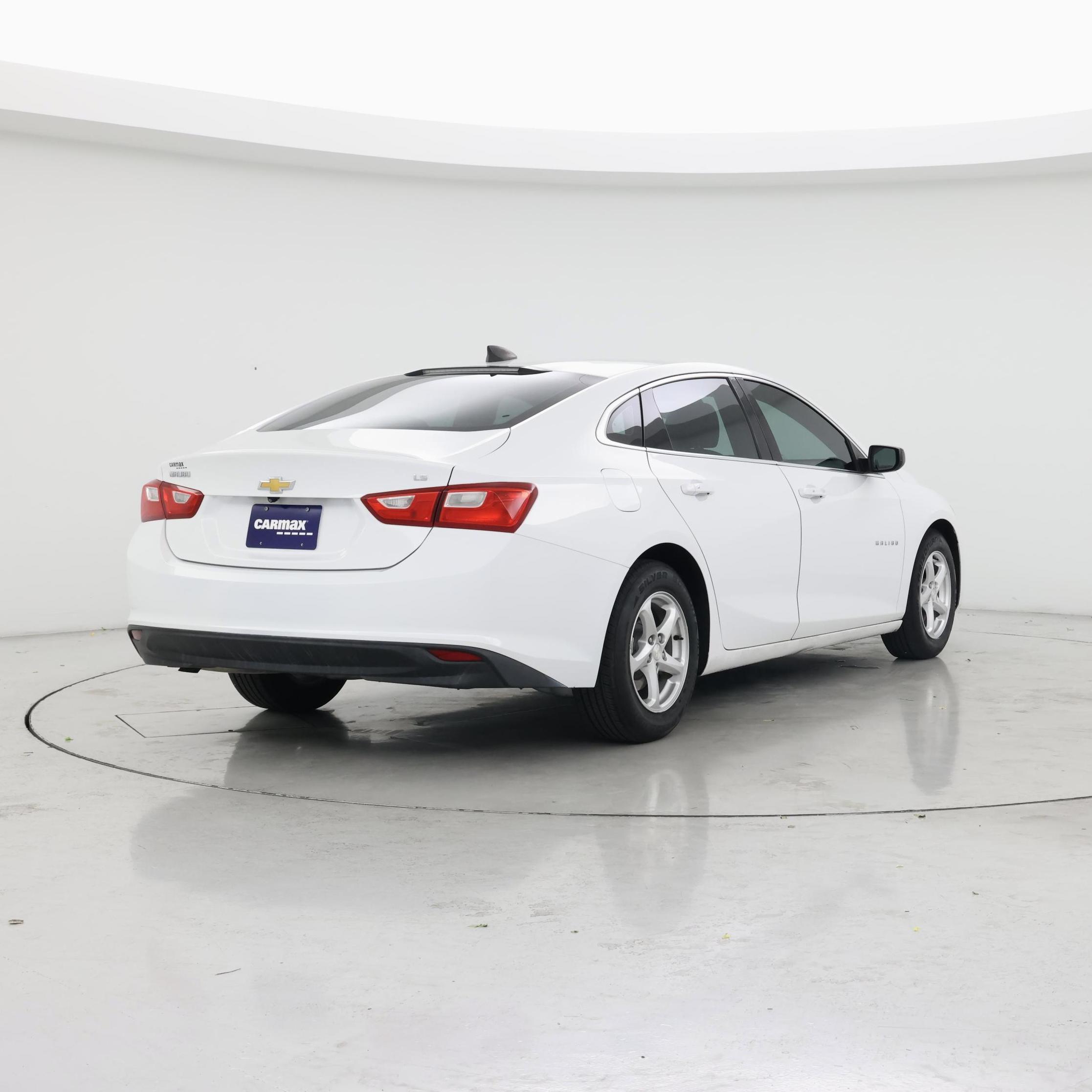 Thumbnail: 2016 Chevrolet Malibu - 8
