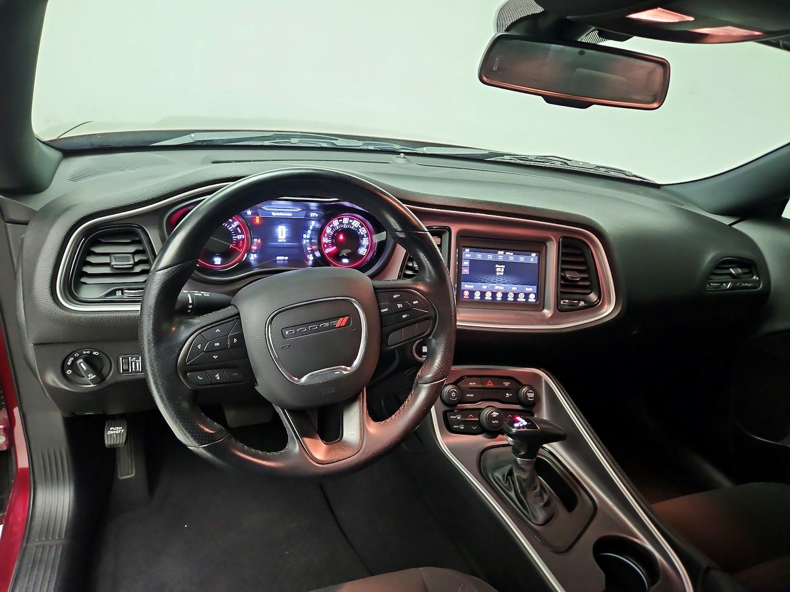 2022 Dodge Challenger SXT - Photo 10