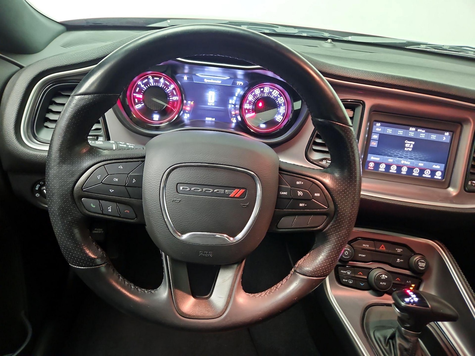2022 Dodge Challenger SXT - Photo 11