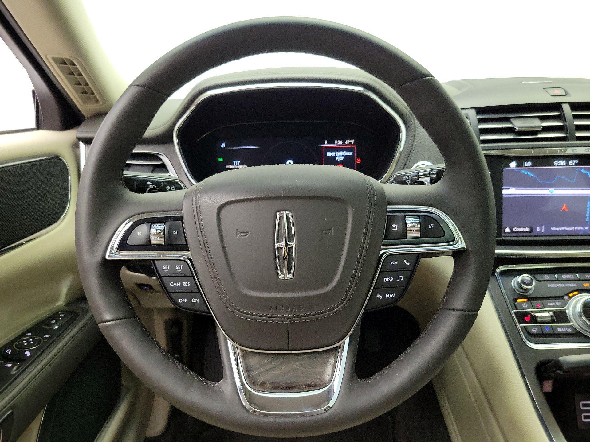 Thumbnail: 2017 Lincoln Continental - 10