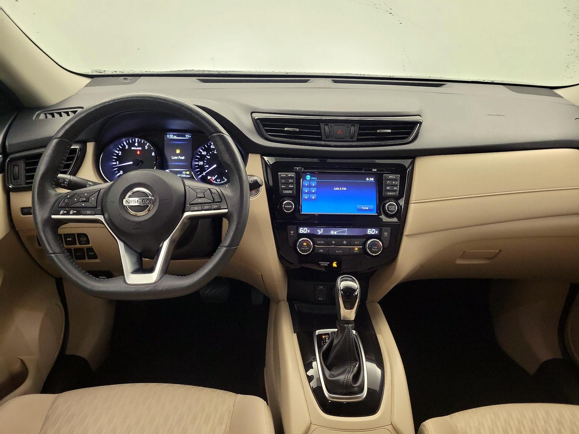 Thumbnail: 2017 Nissan Rogue - 9