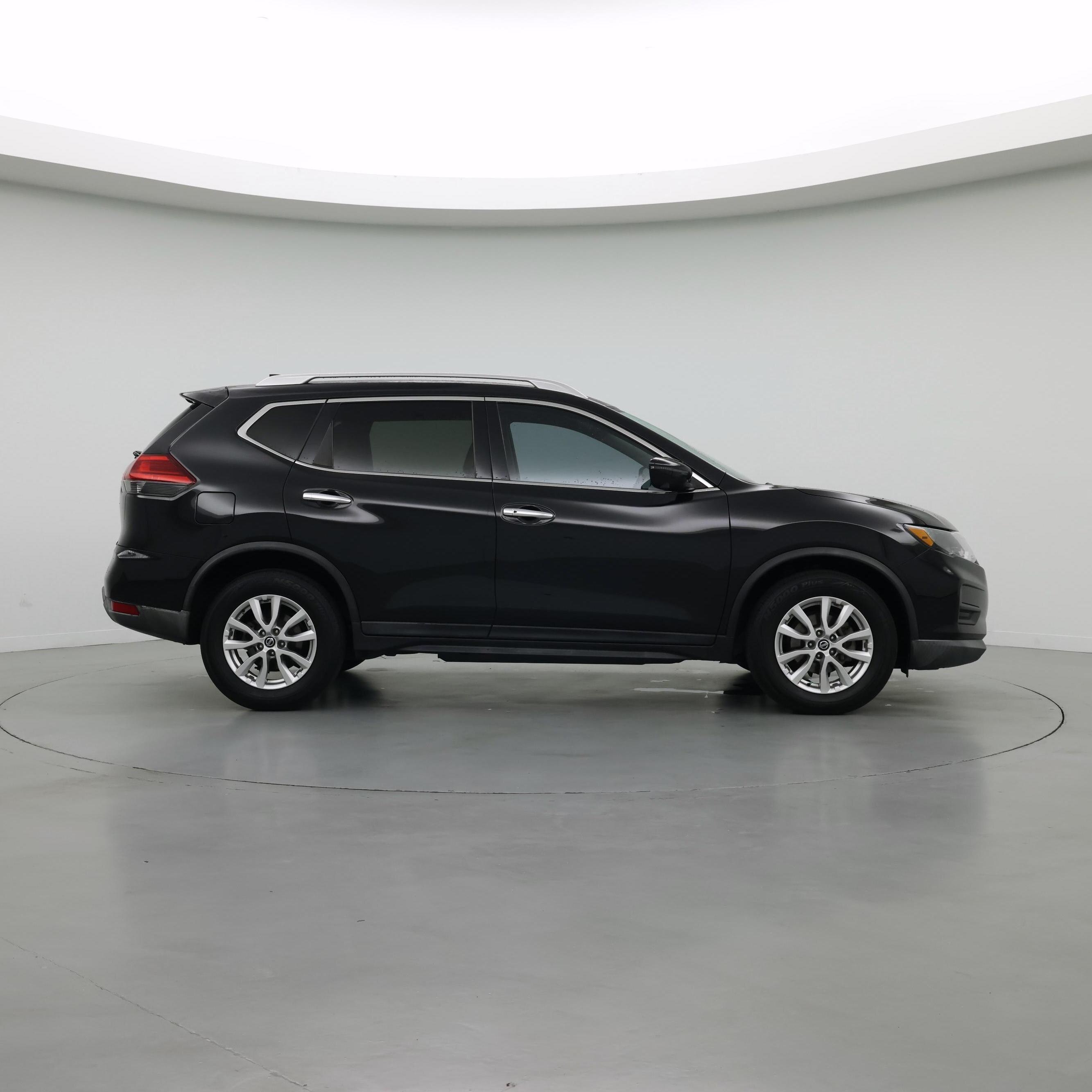Thumbnail: 2017 Nissan Rogue - 7