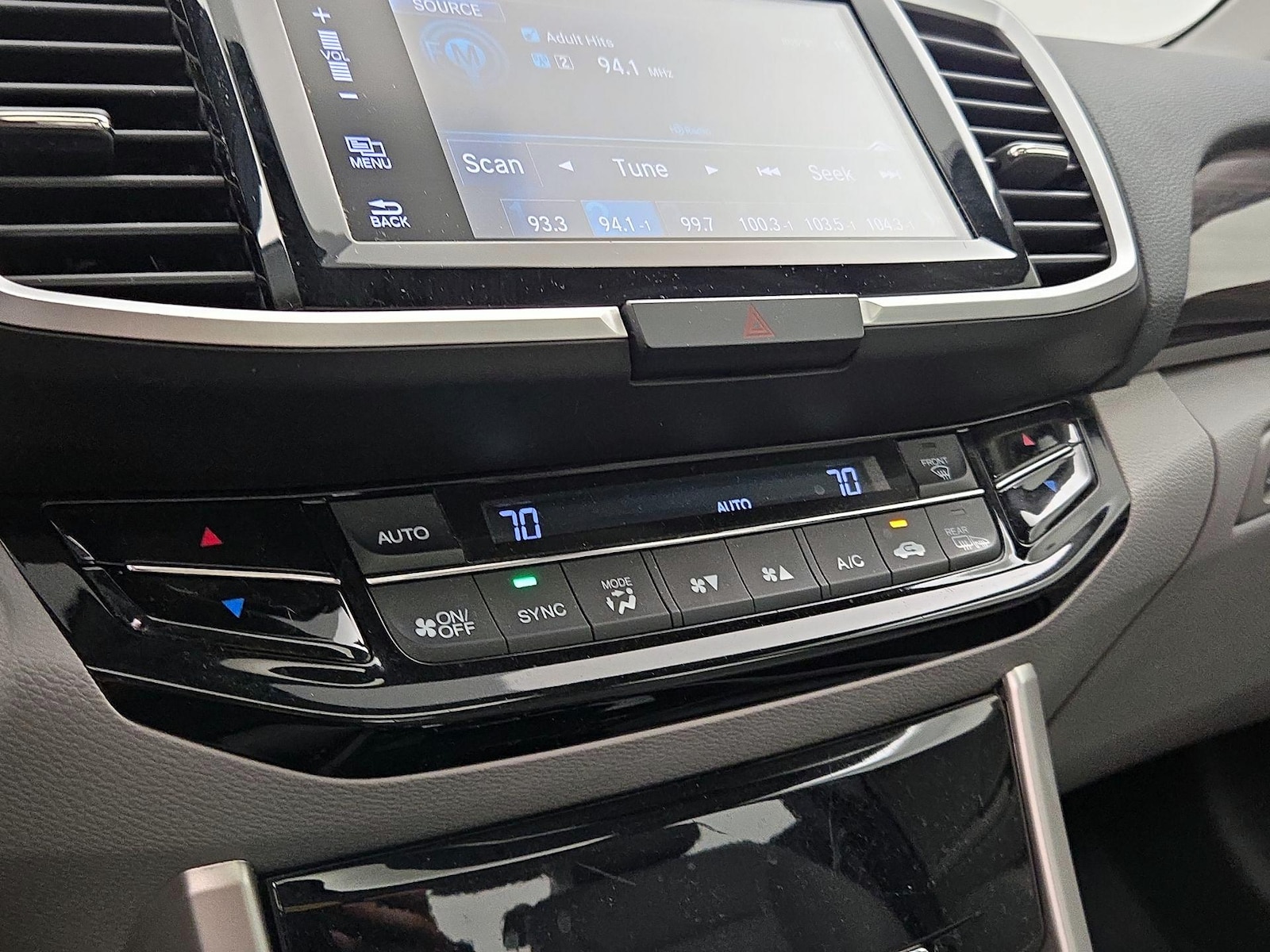 2016 Honda Accord EX-L - Photo 17