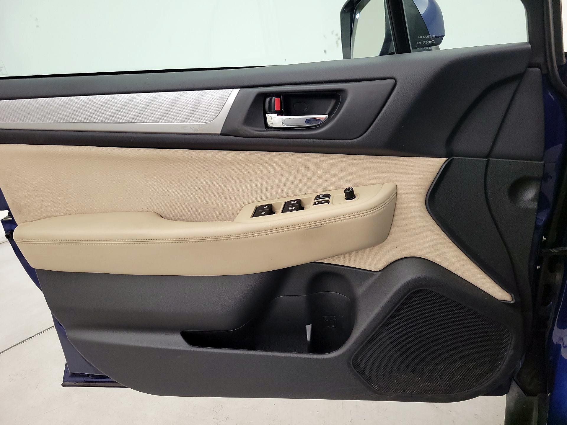 Thumbnail: 2015 Subaru Outback - 12