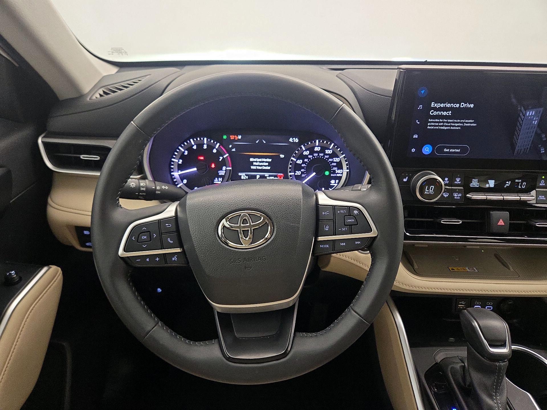 Thumbnail: 2024 Toyota Highlander - 10