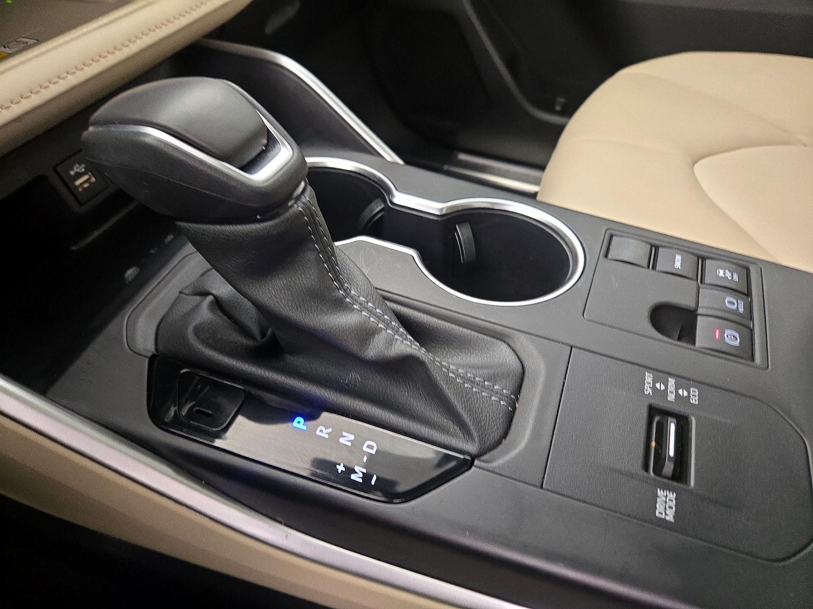 2024 Toyota Highlander XLE - Photo 18