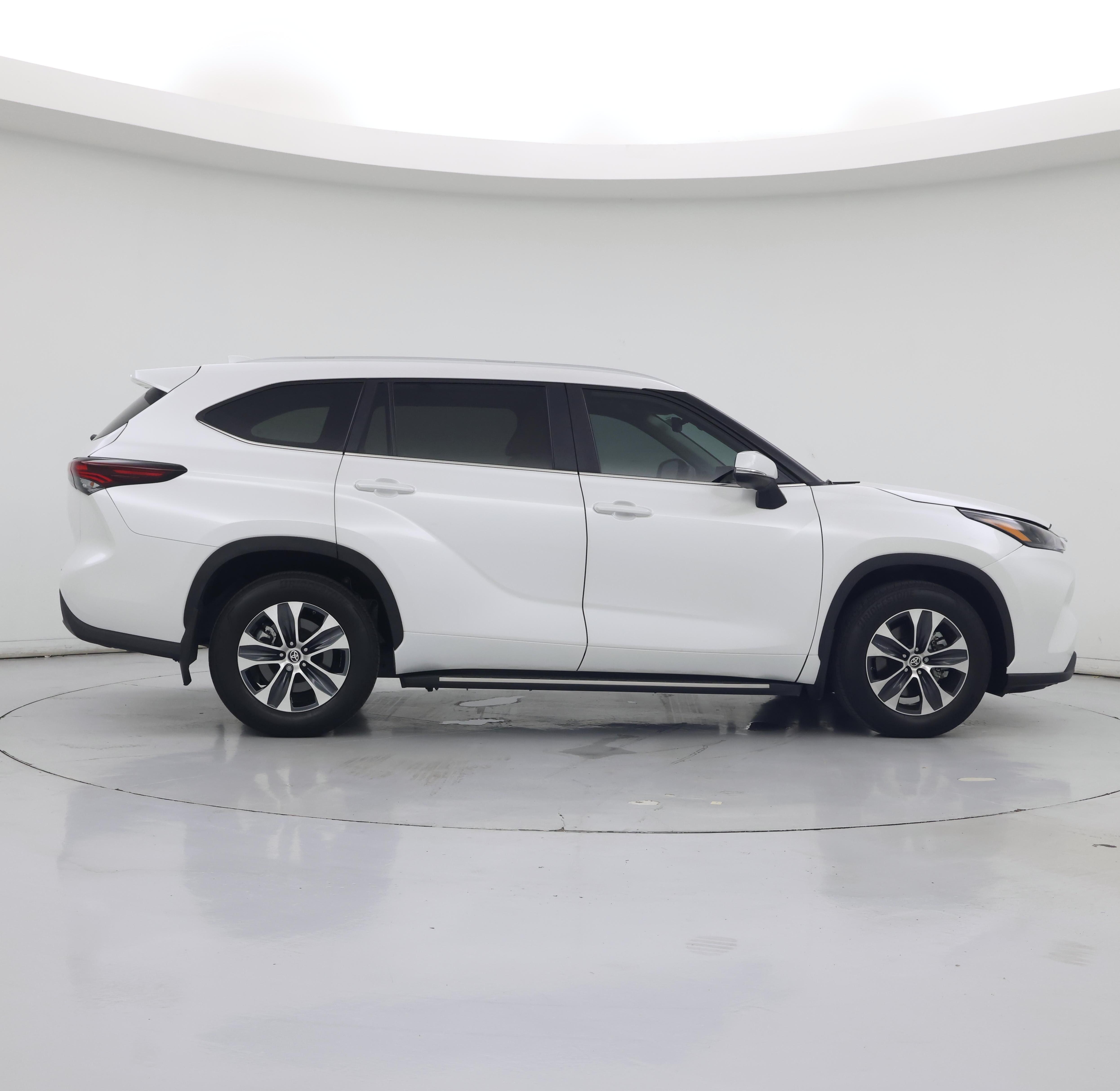 Thumbnail: 2024 Toyota Highlander - 7