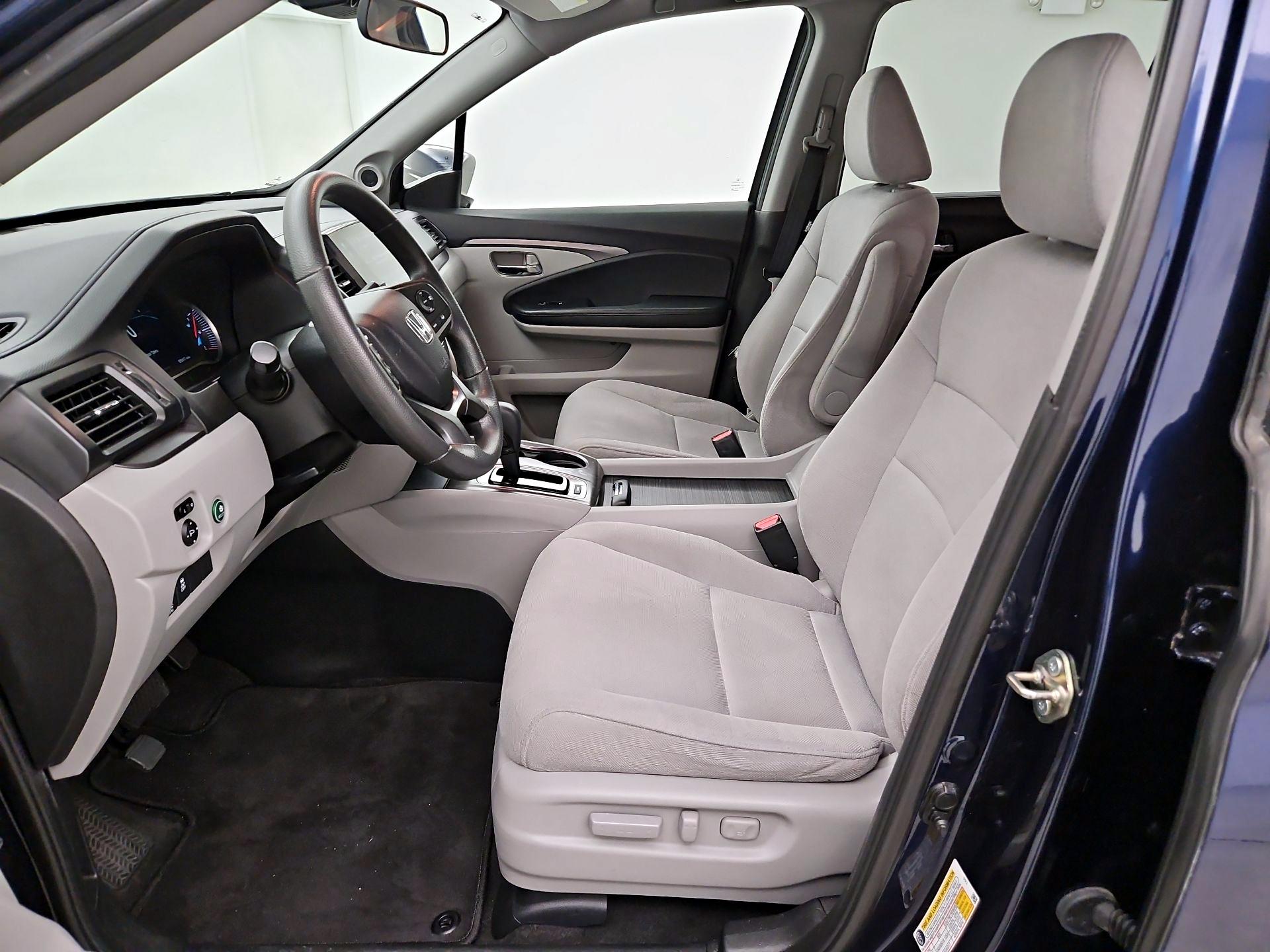 Thumbnail: 2019 Honda Pilot - 11
