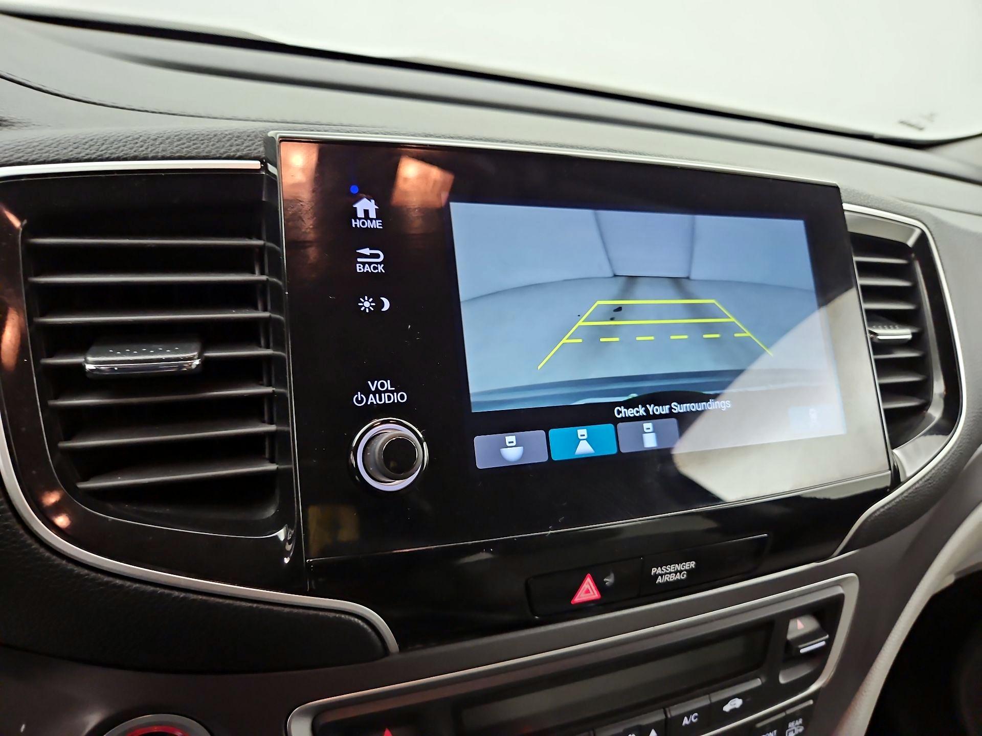 Thumbnail: 2019 Honda Pilot - 14