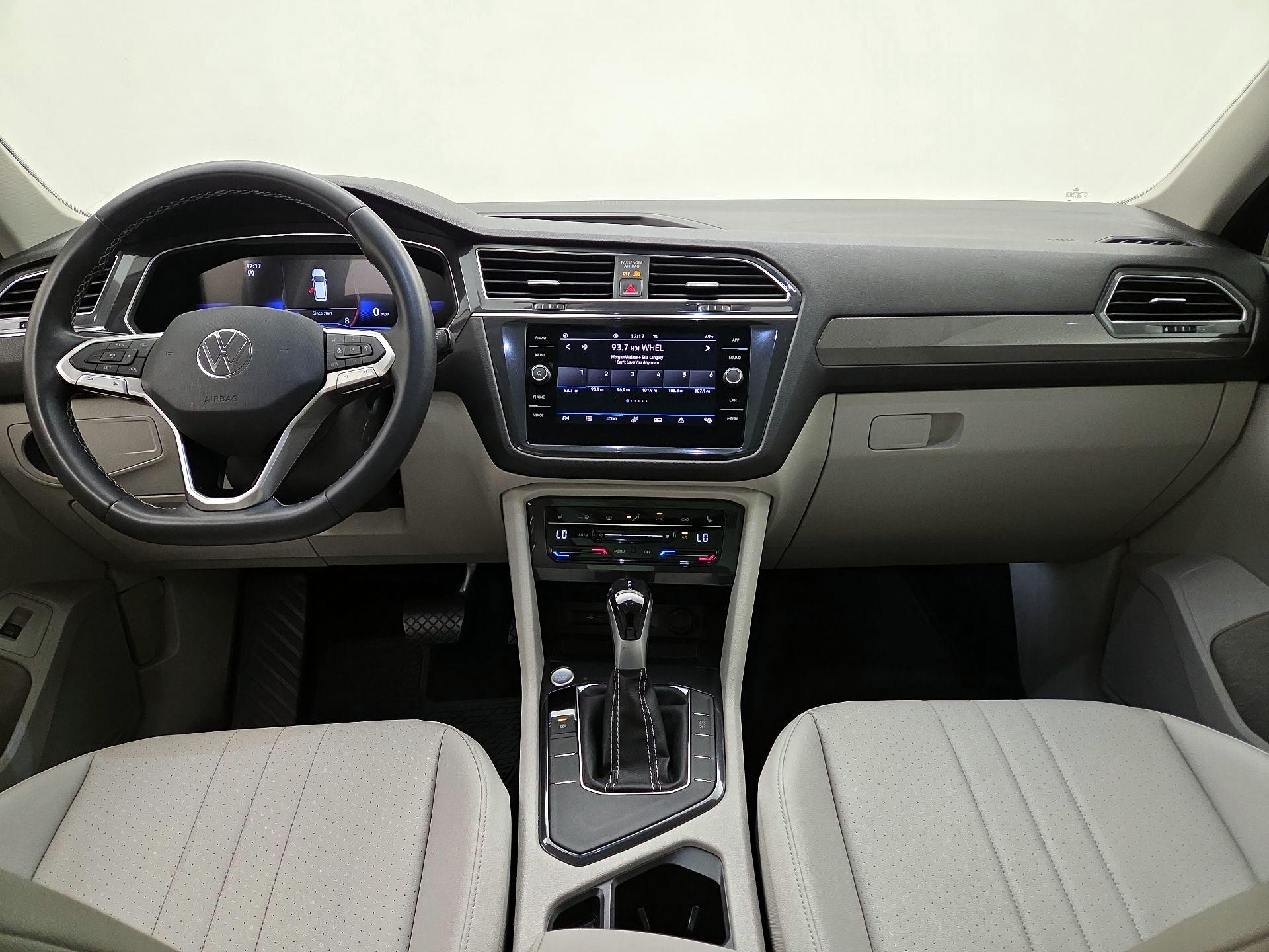 Thumbnail: 2023 Volkswagen Tiguan - 9