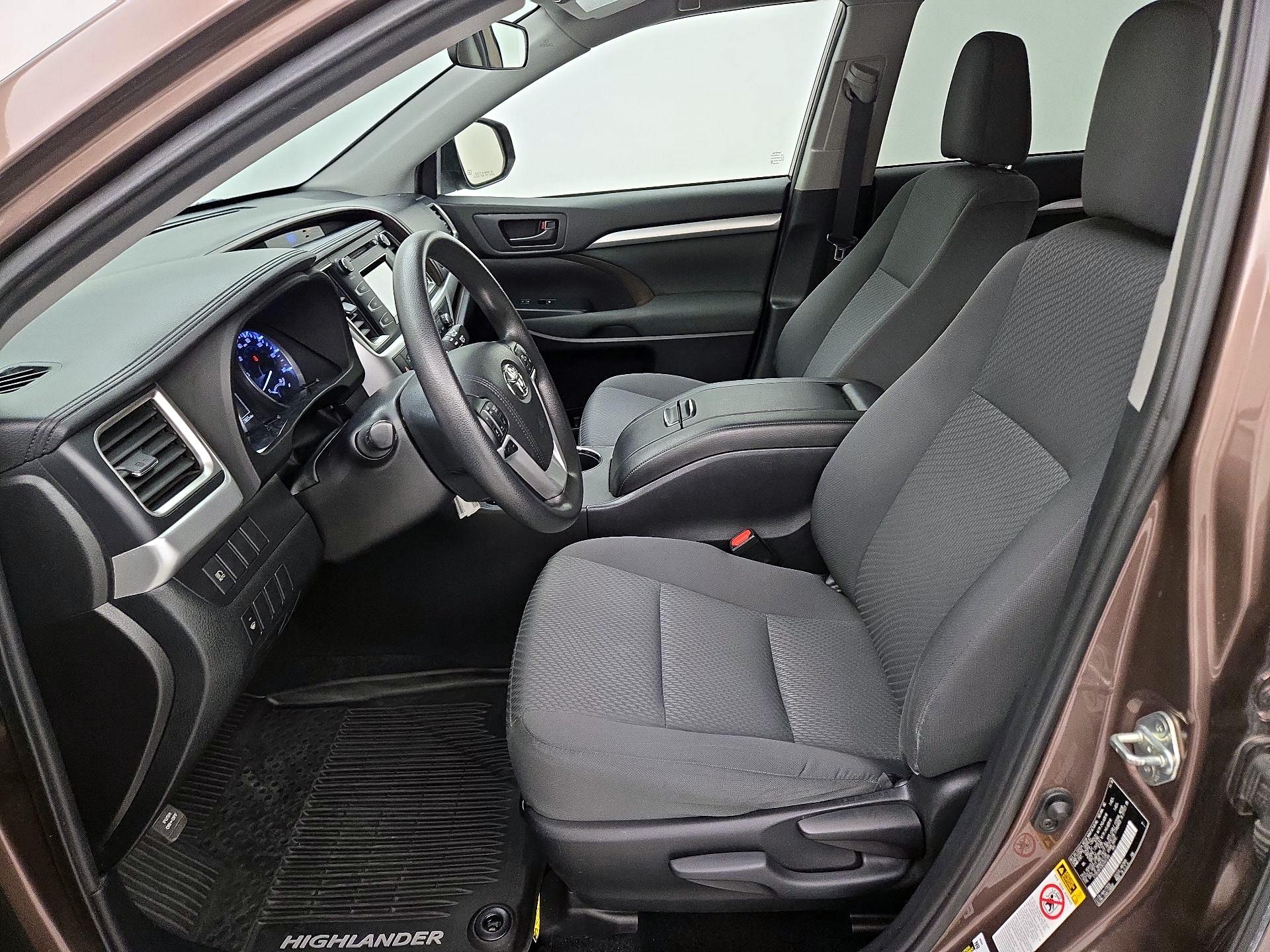 Thumbnail: 2019 Toyota Highlander - 11