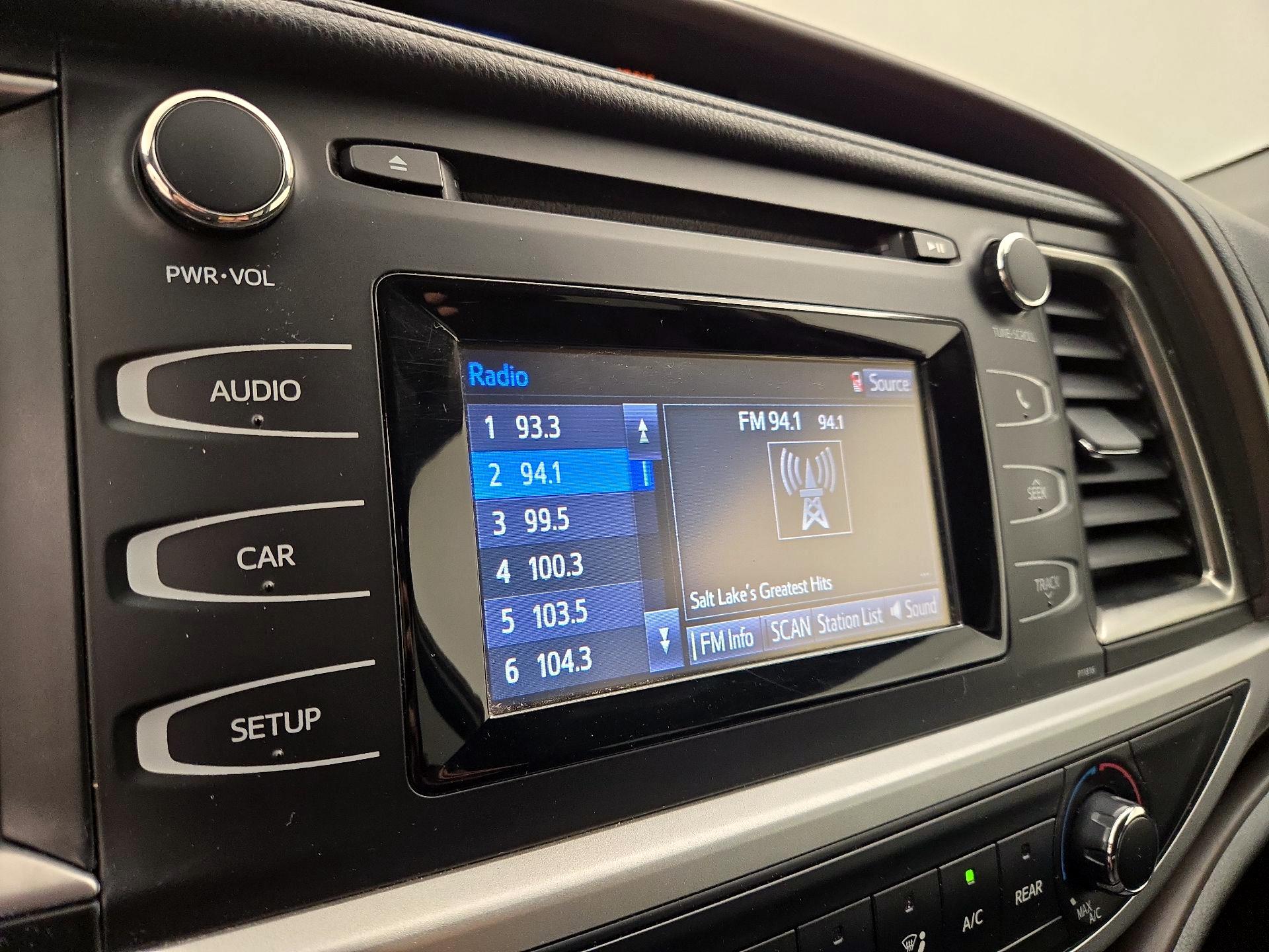 Thumbnail: 2019 Toyota Highlander - 15