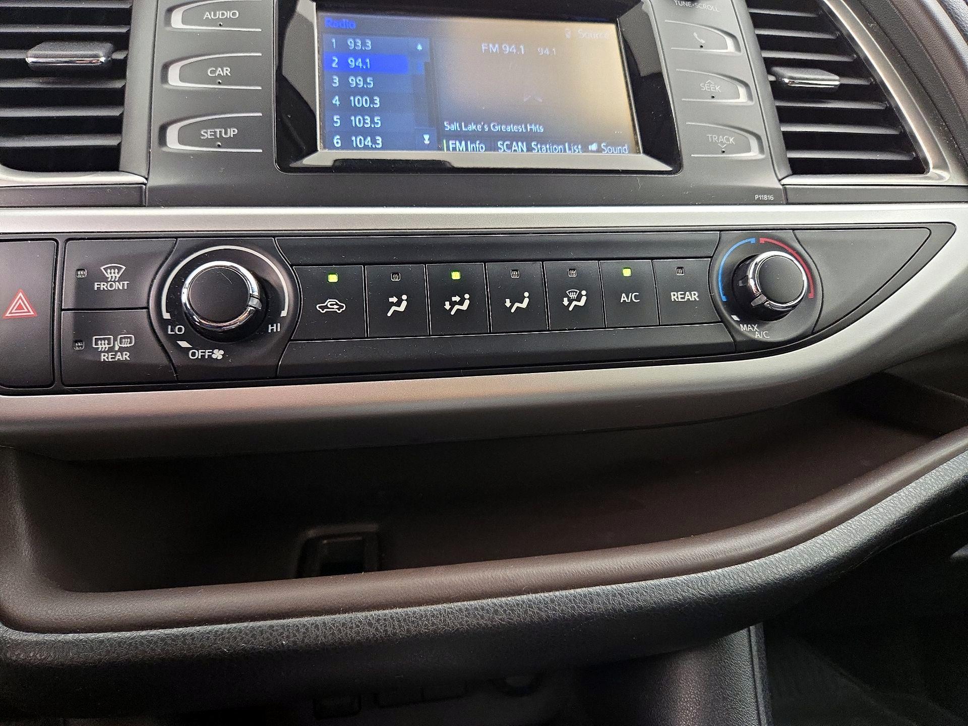 Thumbnail: 2019 Toyota Highlander - 16