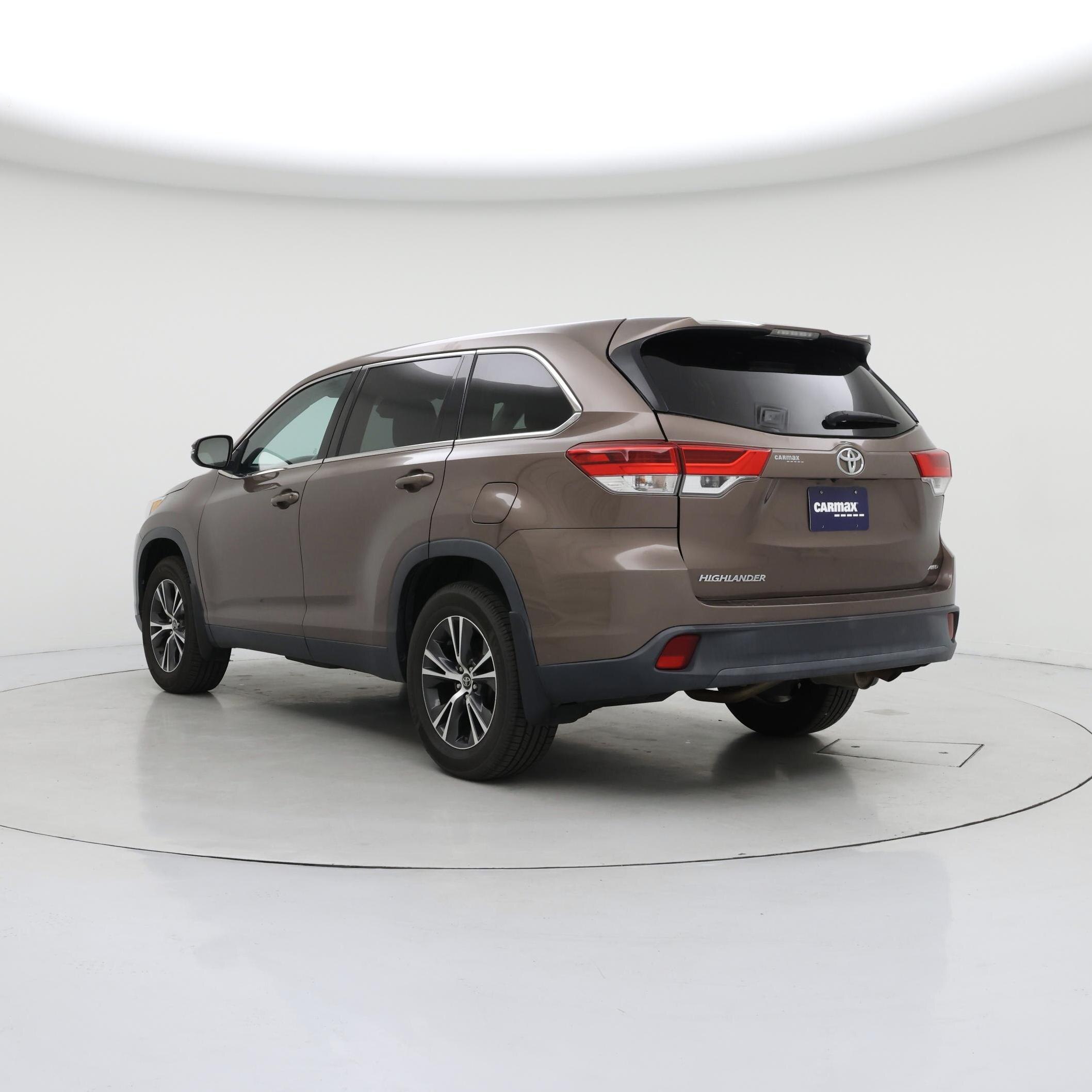 Thumbnail: 2019 Toyota Highlander - 2