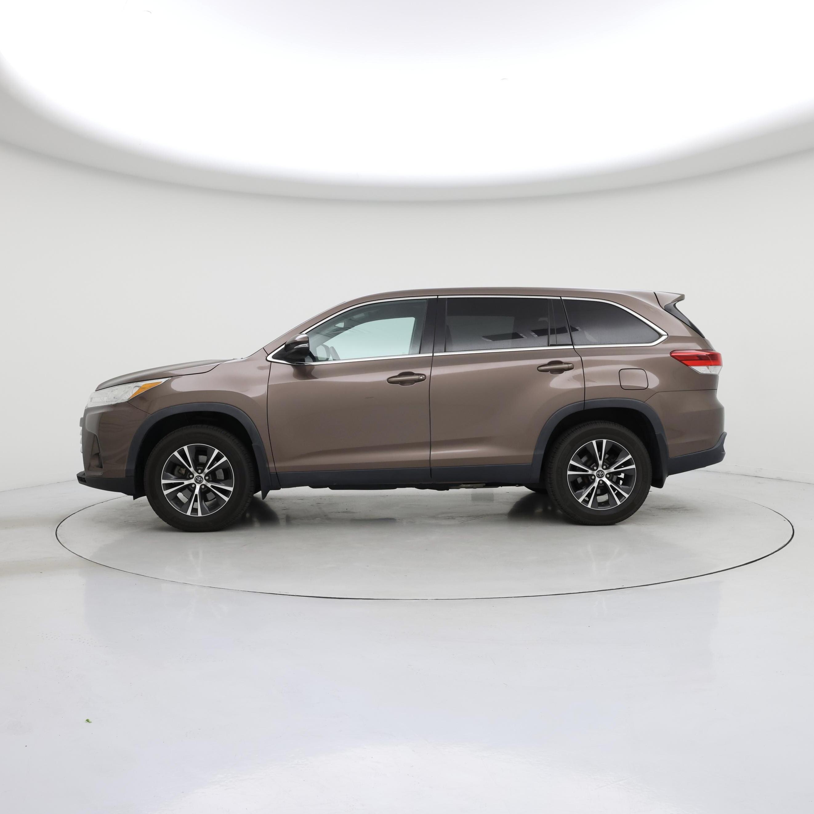 Thumbnail: 2019 Toyota Highlander - 3