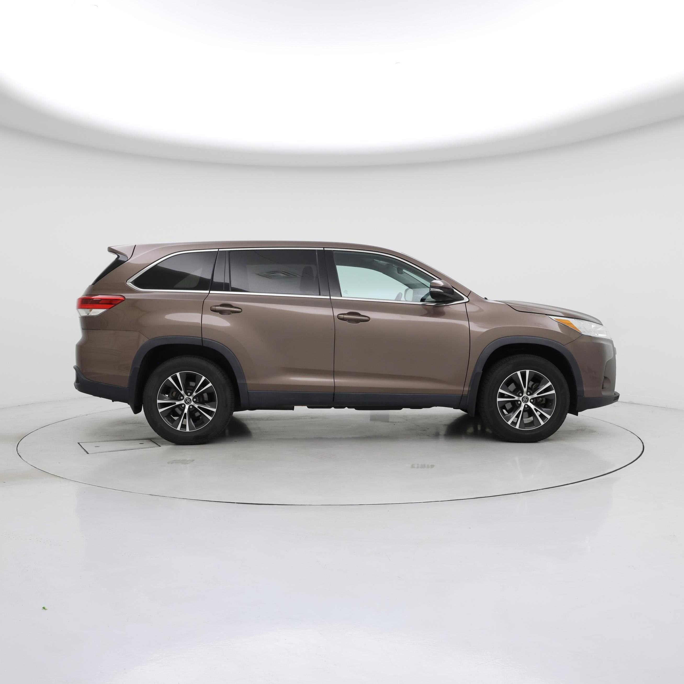 Thumbnail: 2019 Toyota Highlander - 7