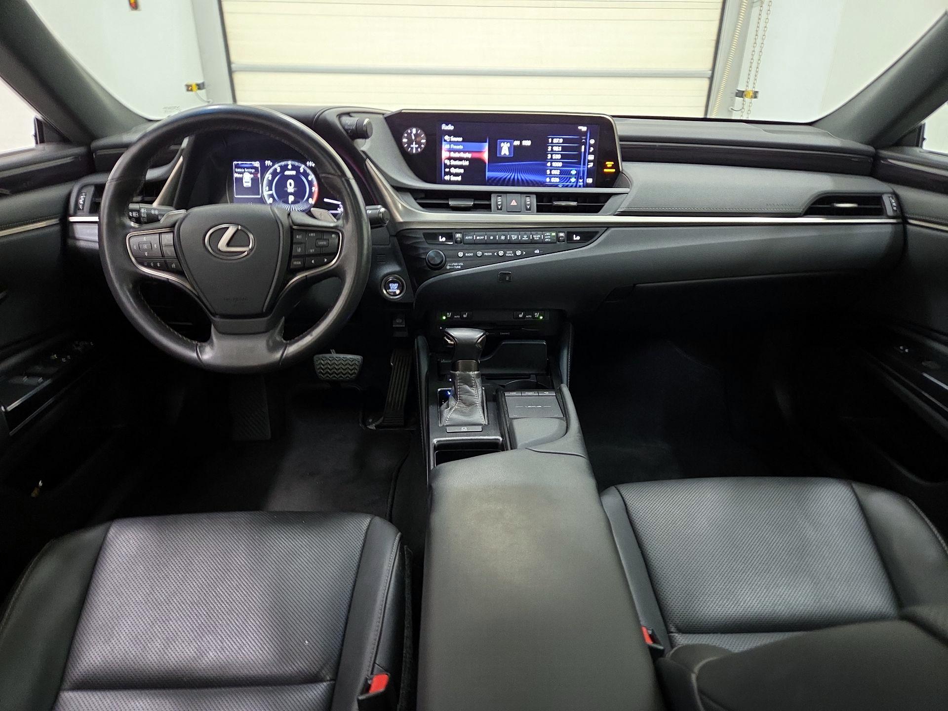 Thumbnail: 2020 Lexus ES - 9