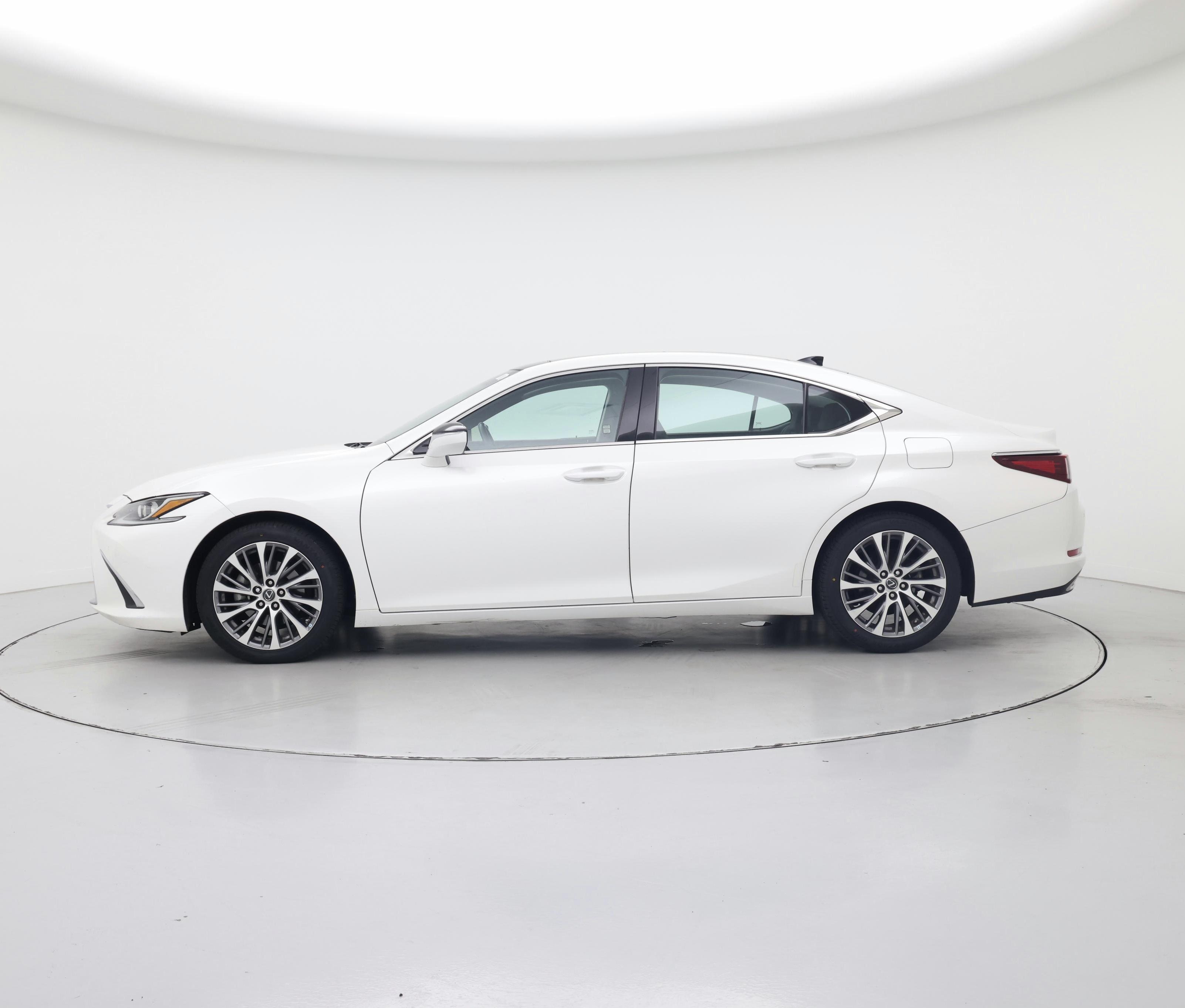 Thumbnail: 2020 Lexus ES - 3