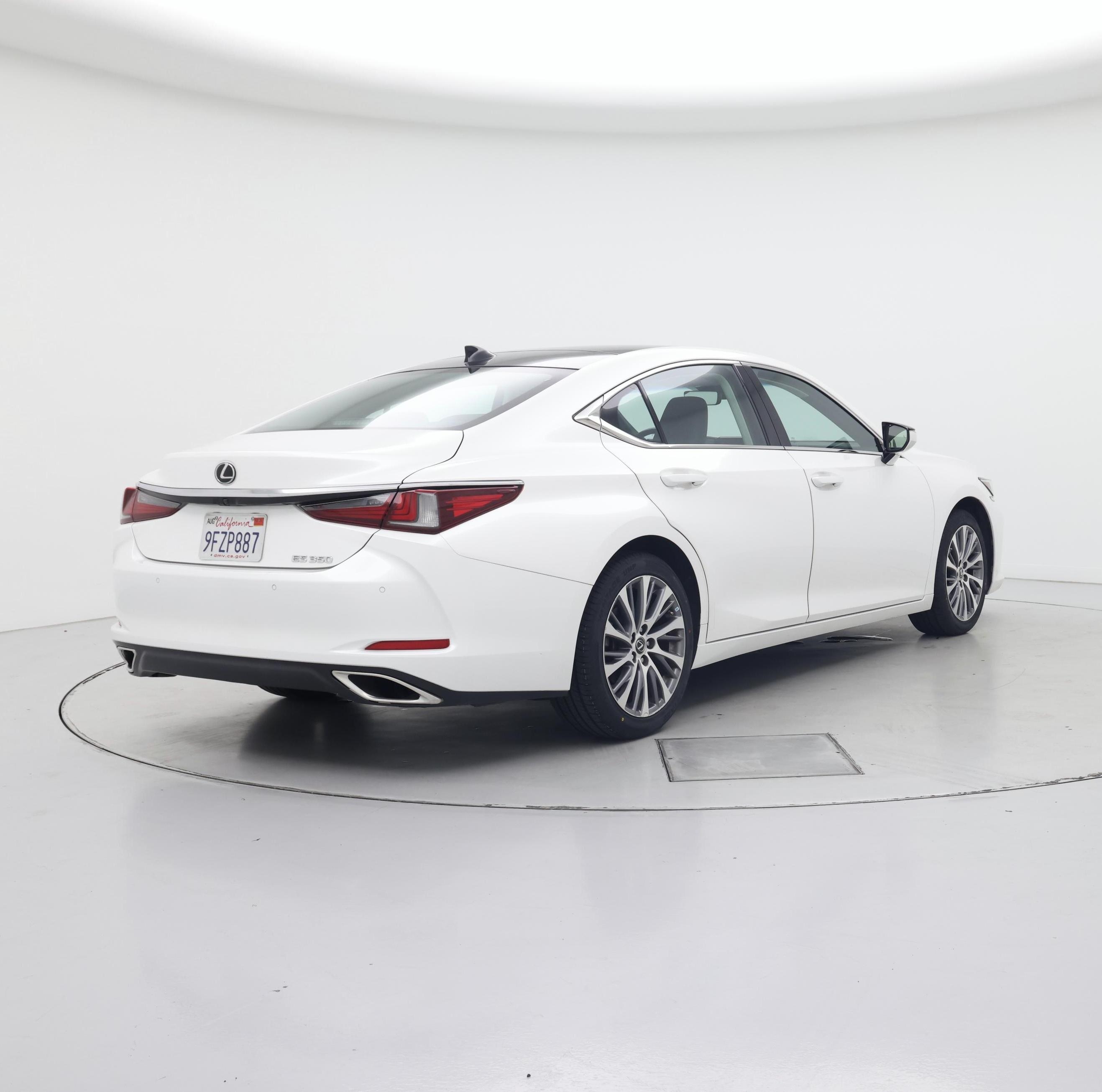 Thumbnail: 2020 Lexus ES - 8