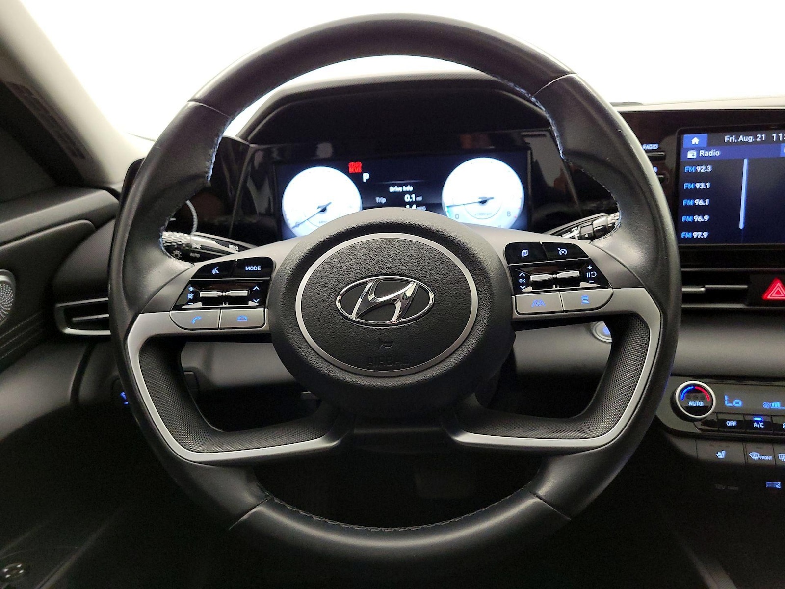 2021 Hyundai Elantra SEL - Photo 11