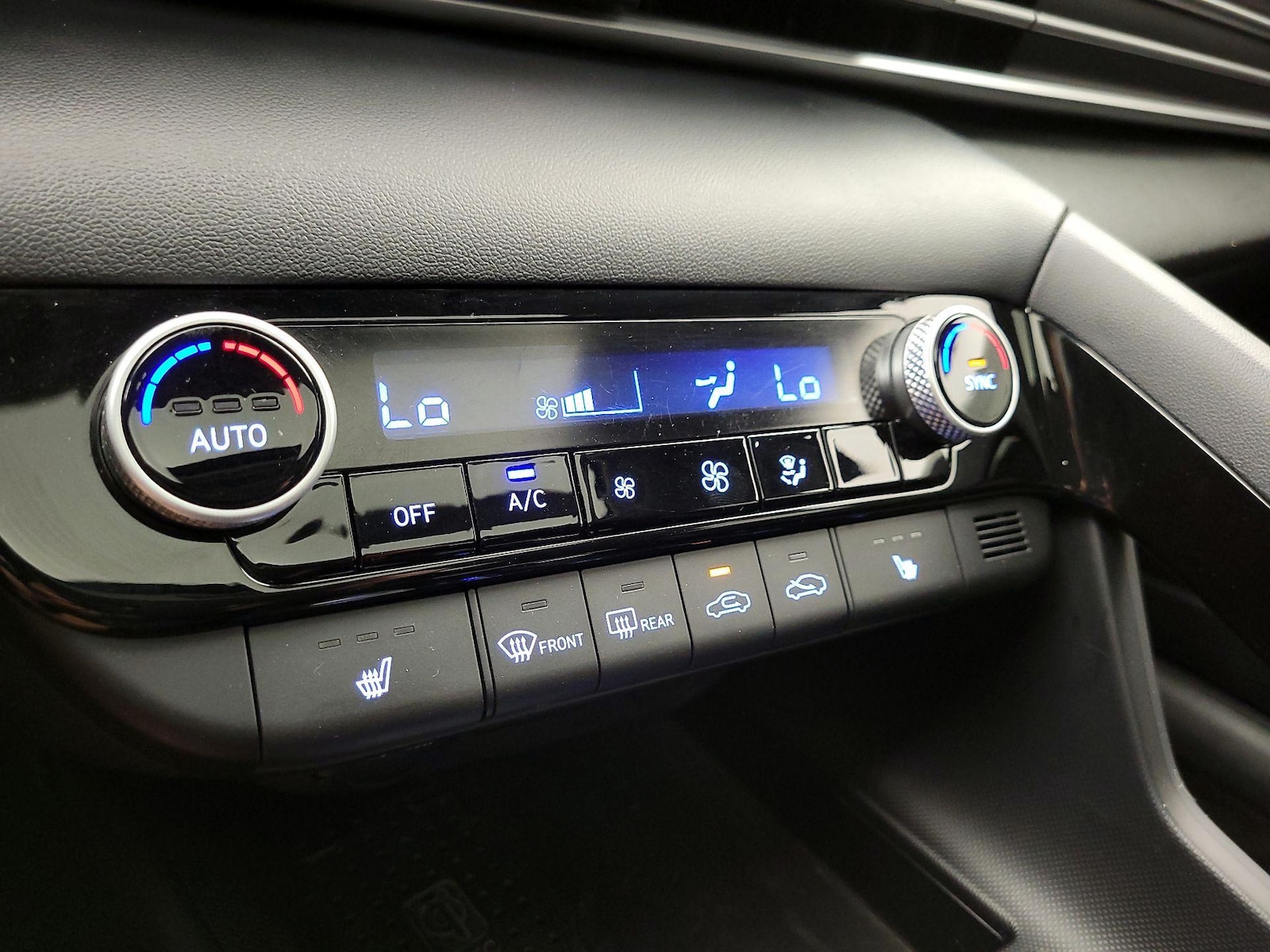 2021 Hyundai Elantra SEL - Photo 17