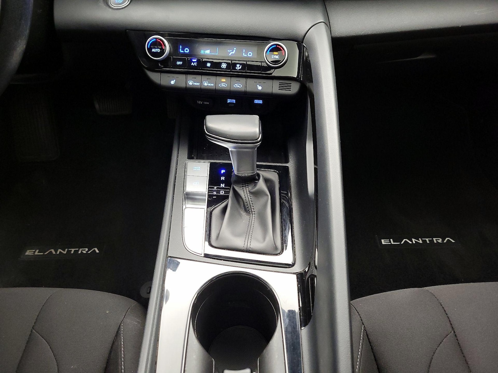 2021 Hyundai Elantra SEL - Photo 18