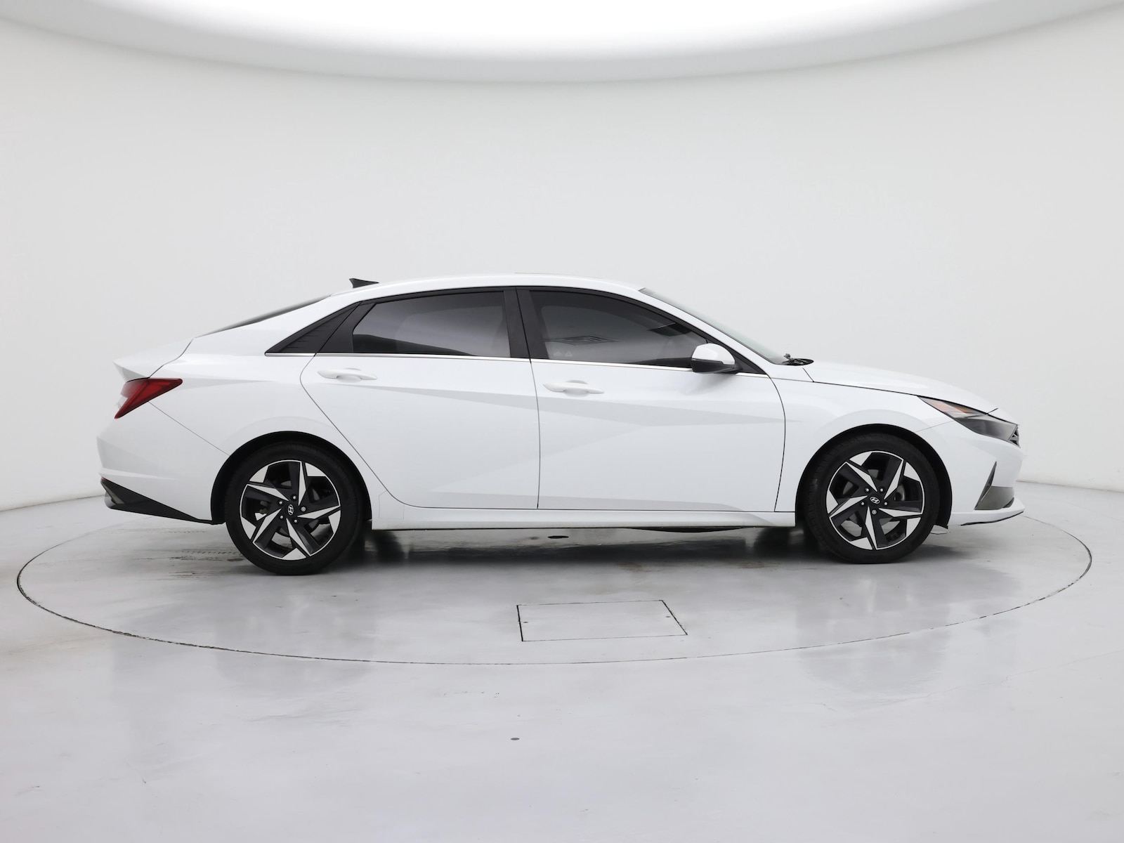 2021 Hyundai Elantra SEL - Photo 8