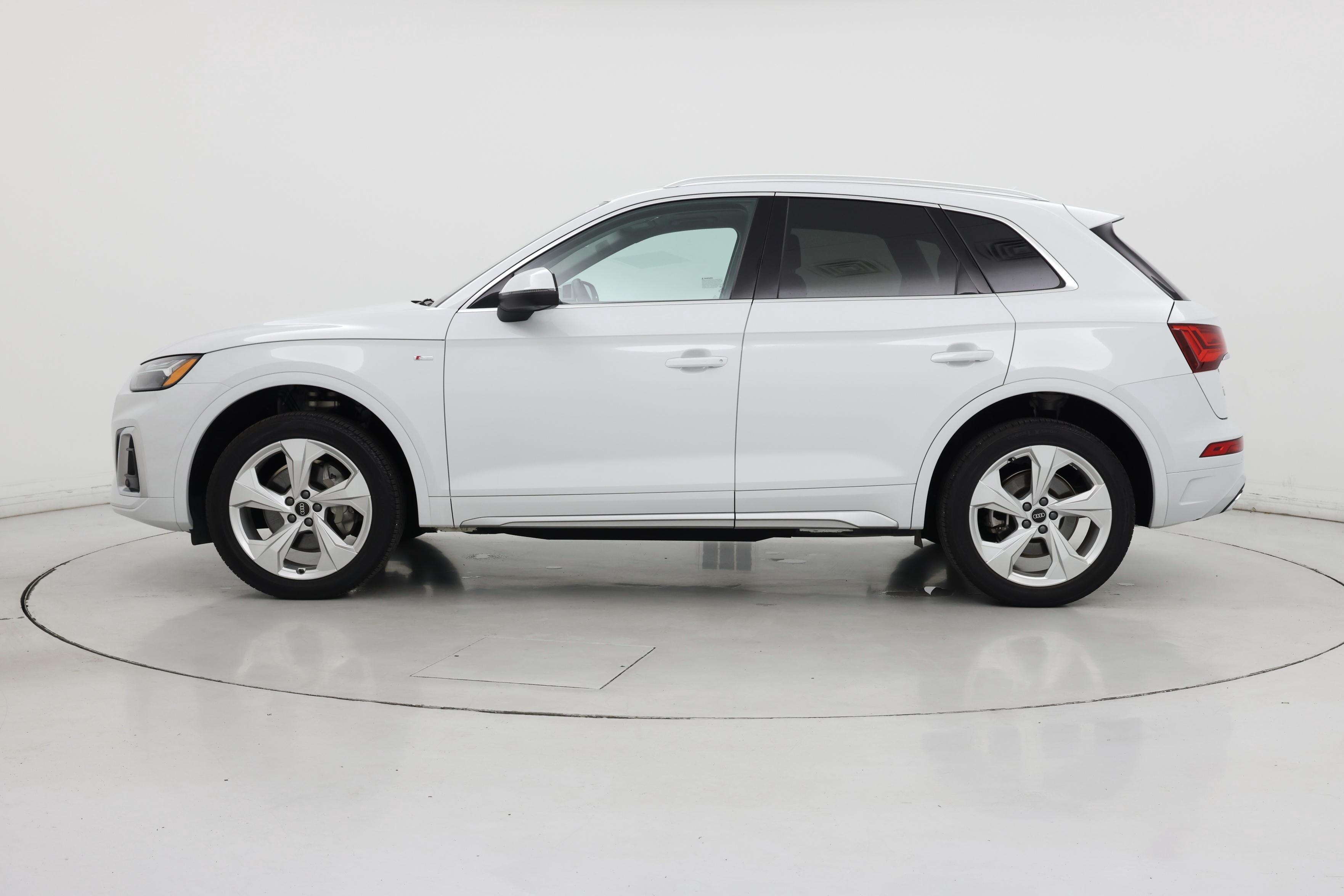 Thumbnail: 2024 Audi Q5 - 3