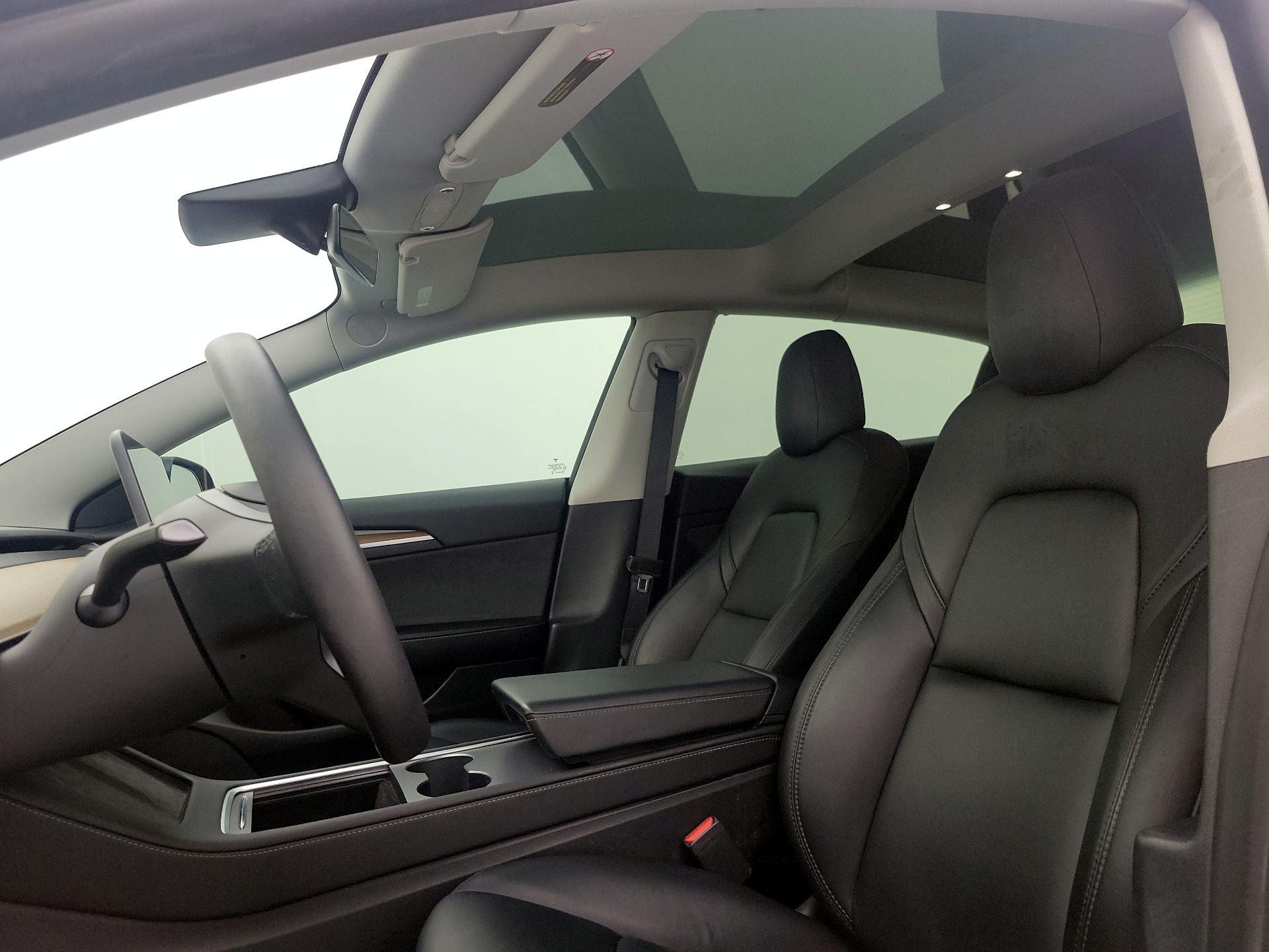 Thumbnail: 2022 Tesla Model 3 - 19