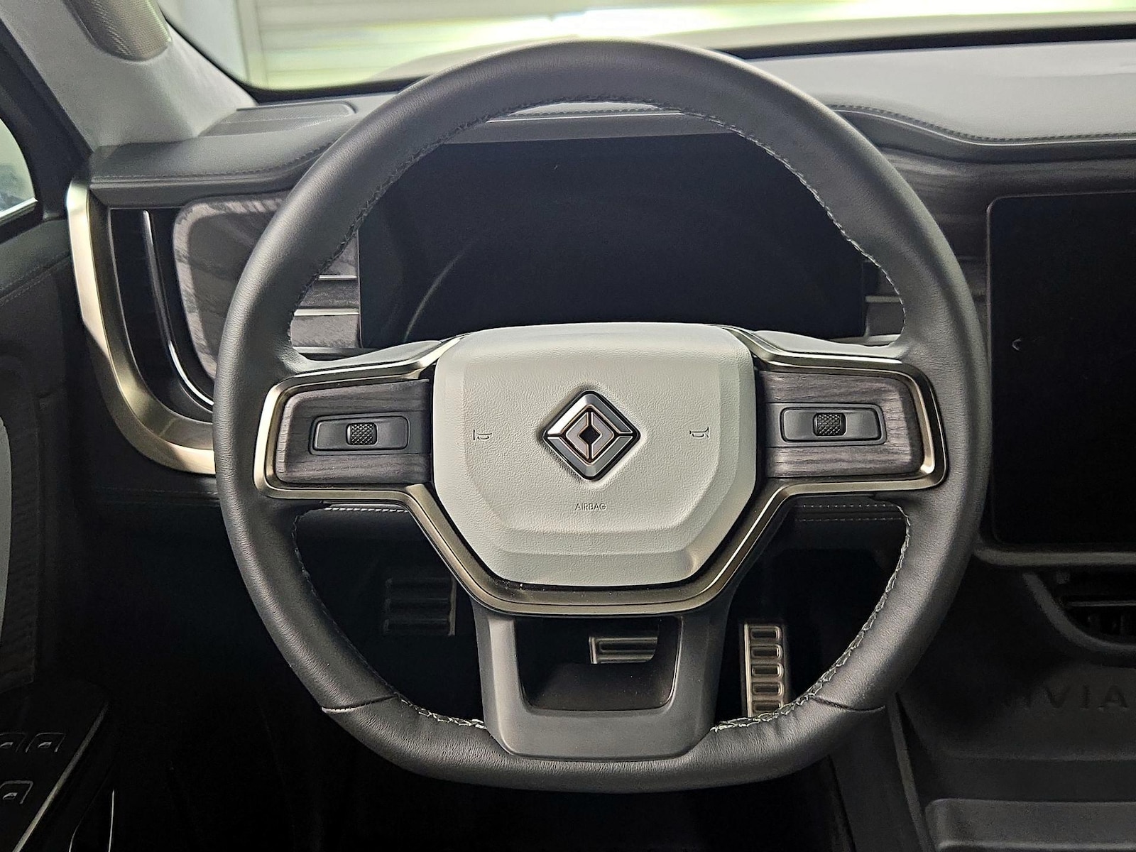 2023 Rivian R1S Adventure - Photo 11